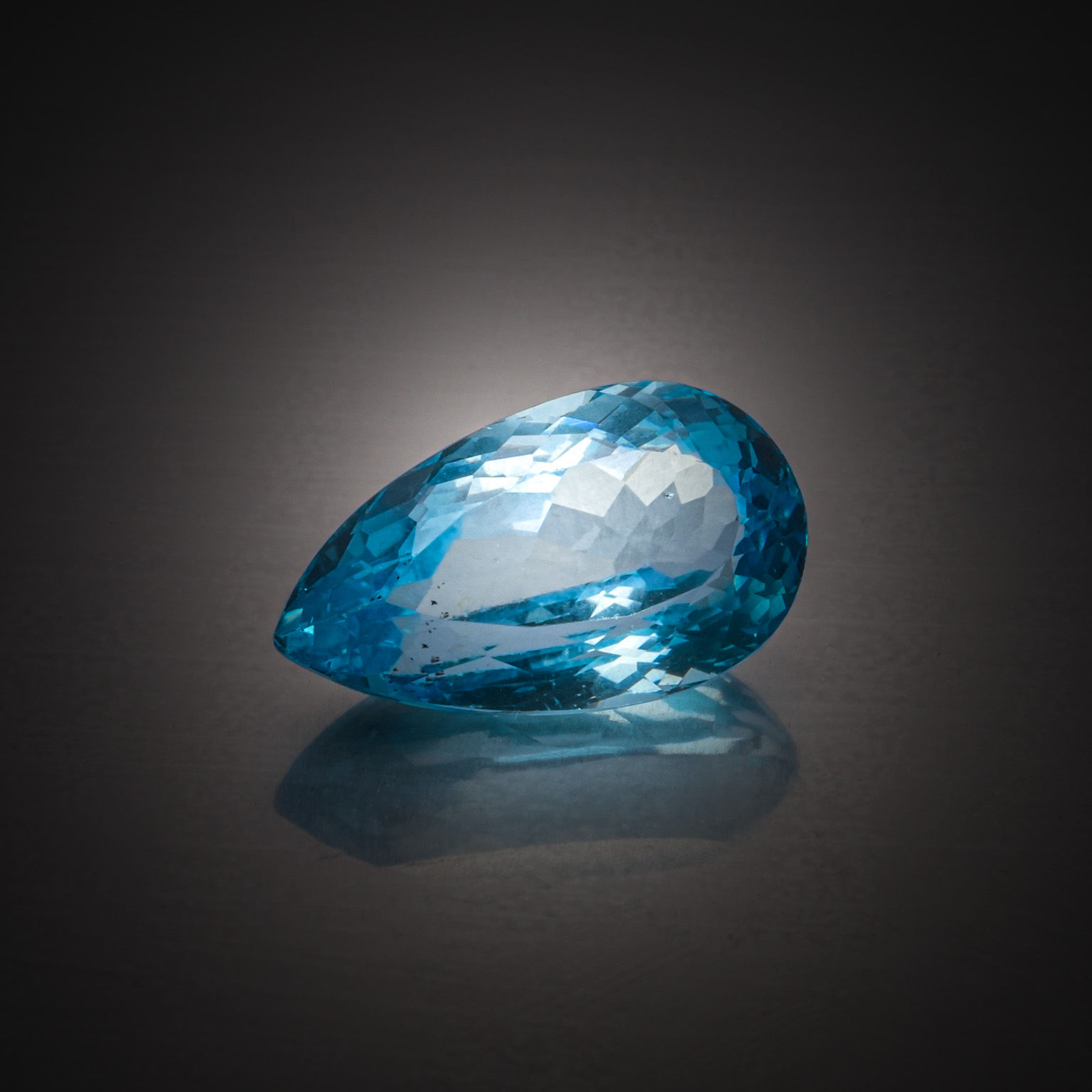 Quartz lemon ovale sur papier. - Lazuli
