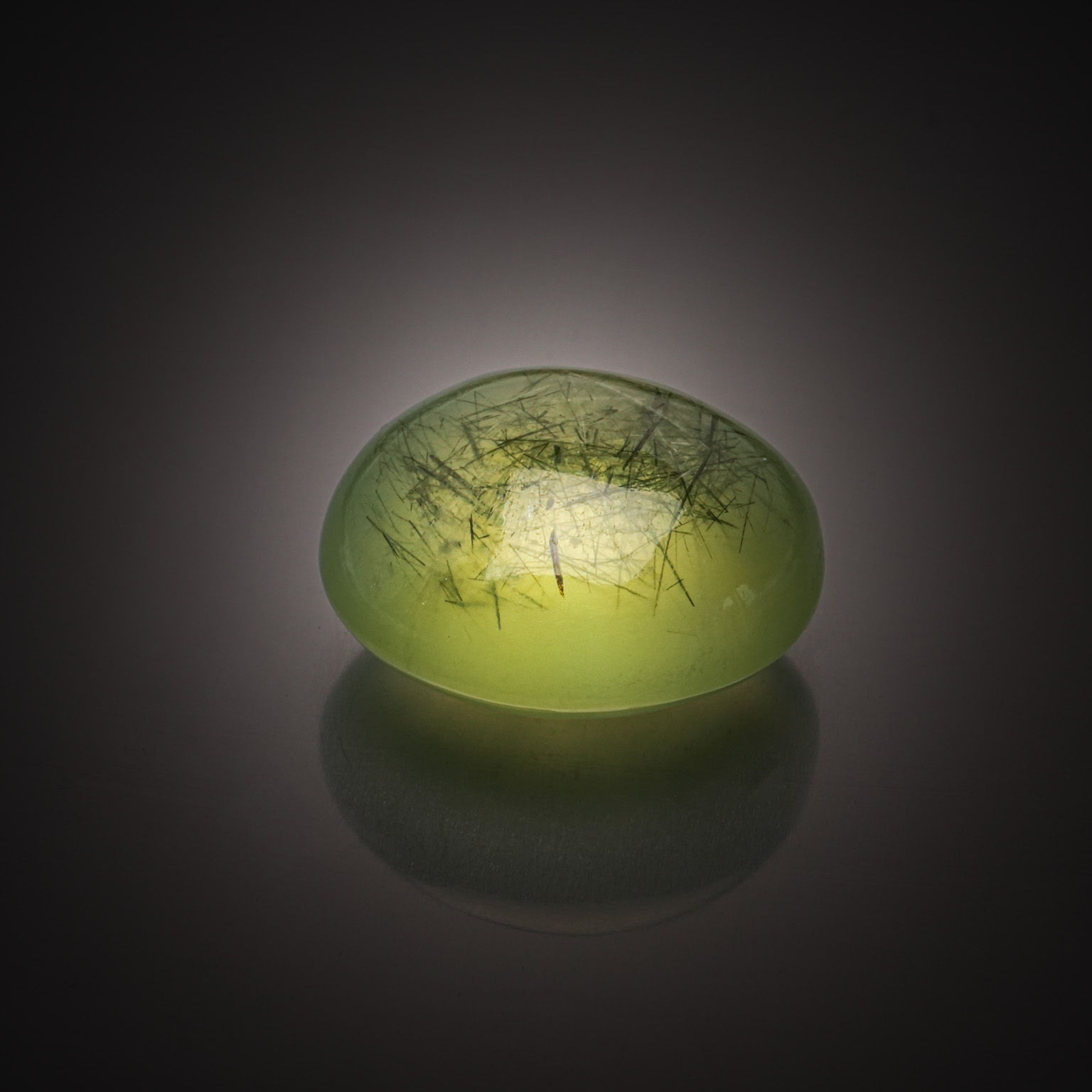 Citrine ovale sur papier. - Lazuli