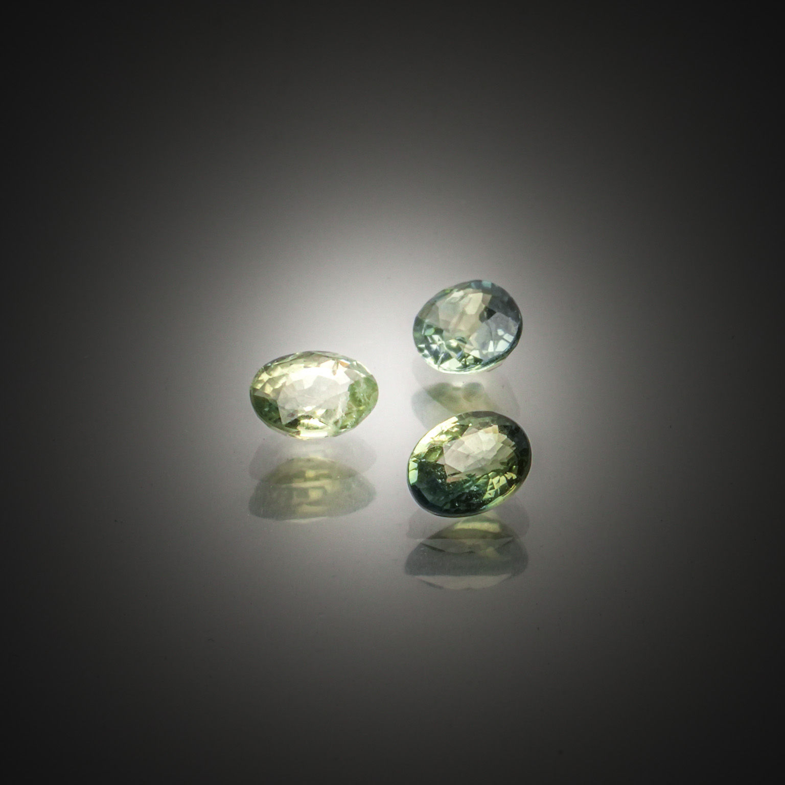 Quartz lemon poire sur papier. - Lazuli