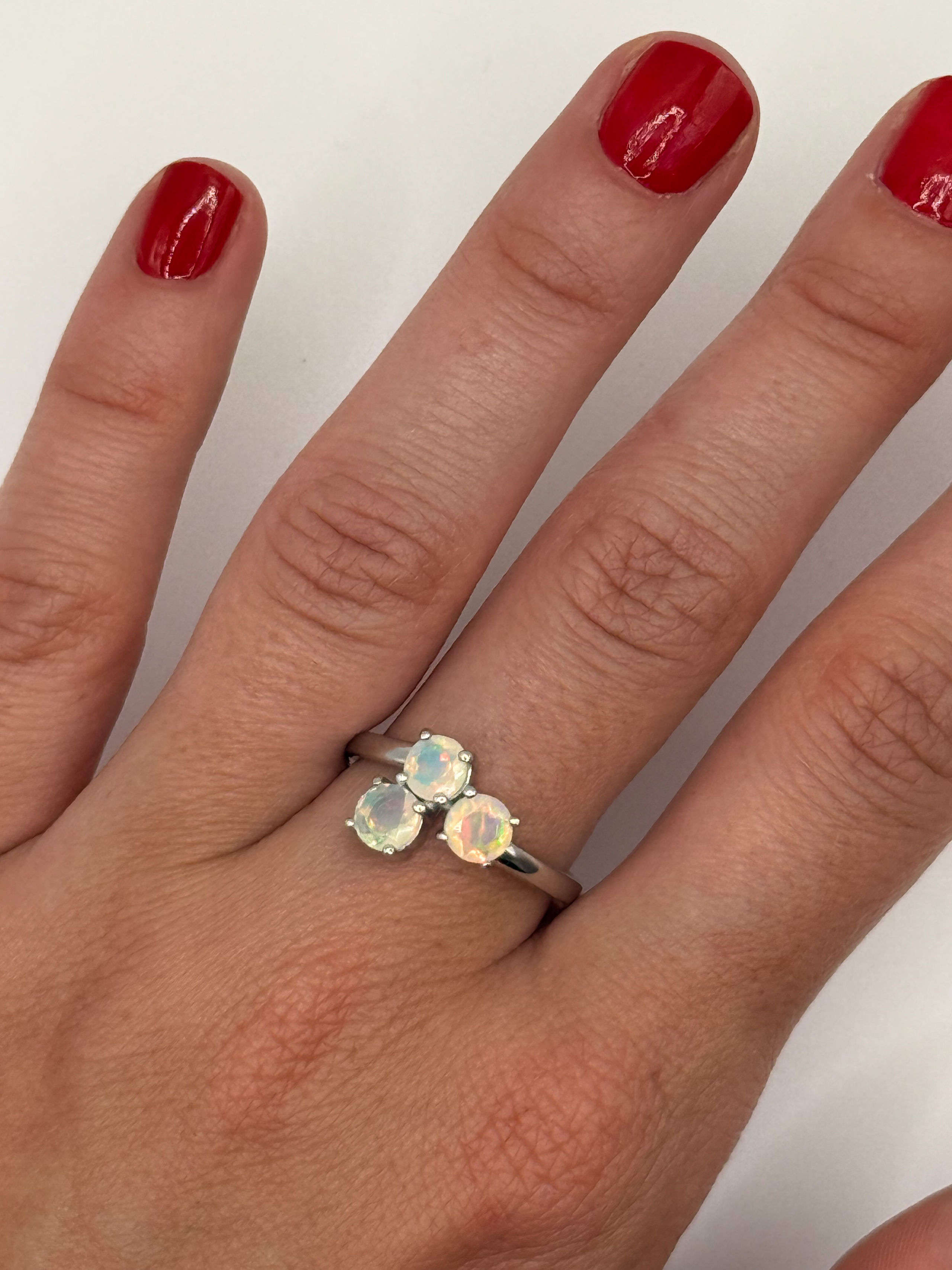 Bague en argent (925 millième) ornée d&rsquo;améthystes marquises. - Lazuli