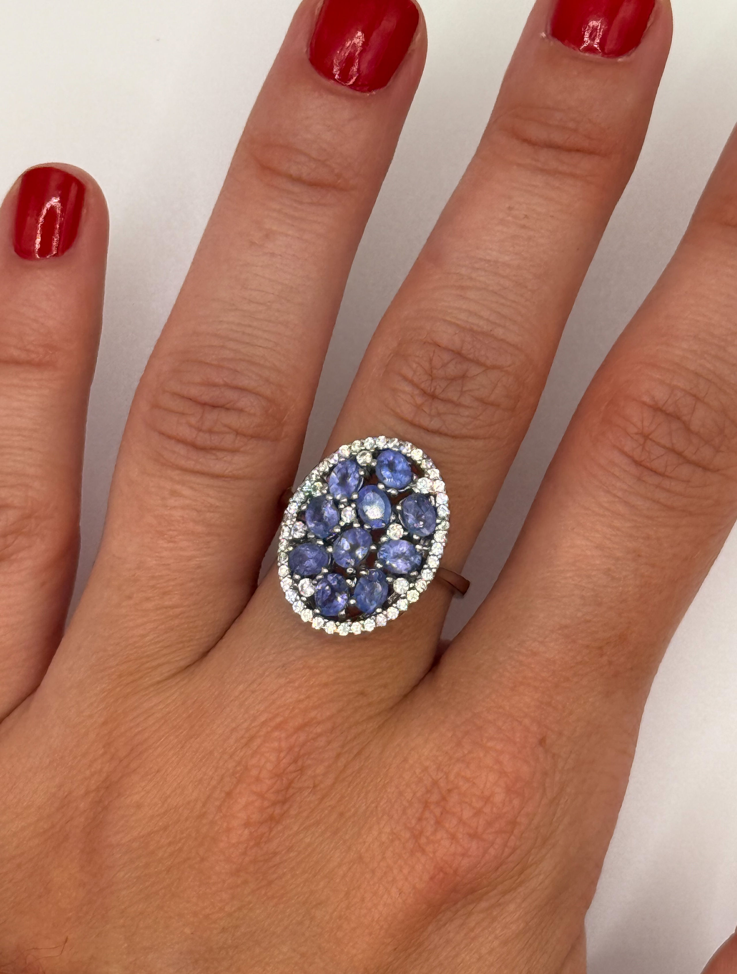 Bague en argent (925 millième) ornée de cinq tanzanites ovales. - Lazuli