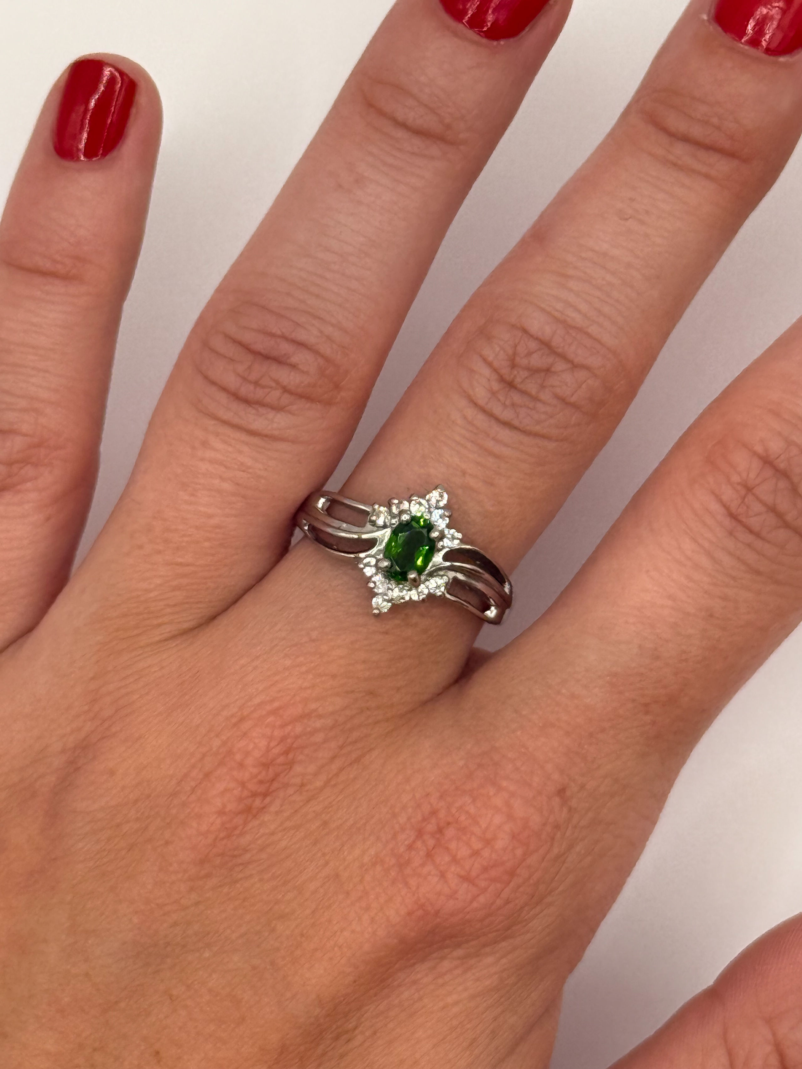 Bague en argent (925 millième) ornée d&rsquo;une topaze (Sky Blue) ovale. - Lazuli