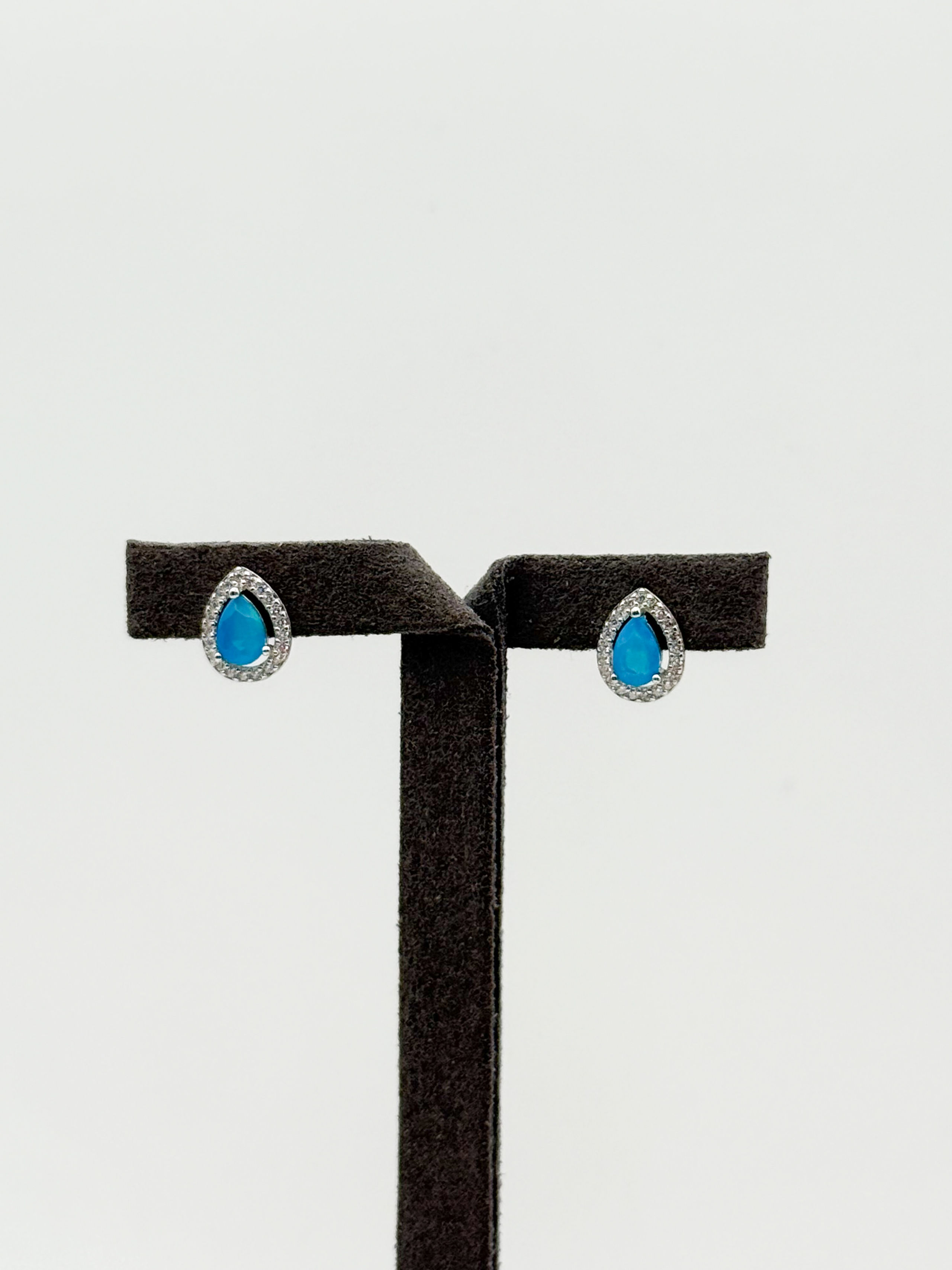 Bague en argent (925 millième) ornée de turquoise et pierres dures agglomérée cabochon. - Lazuli