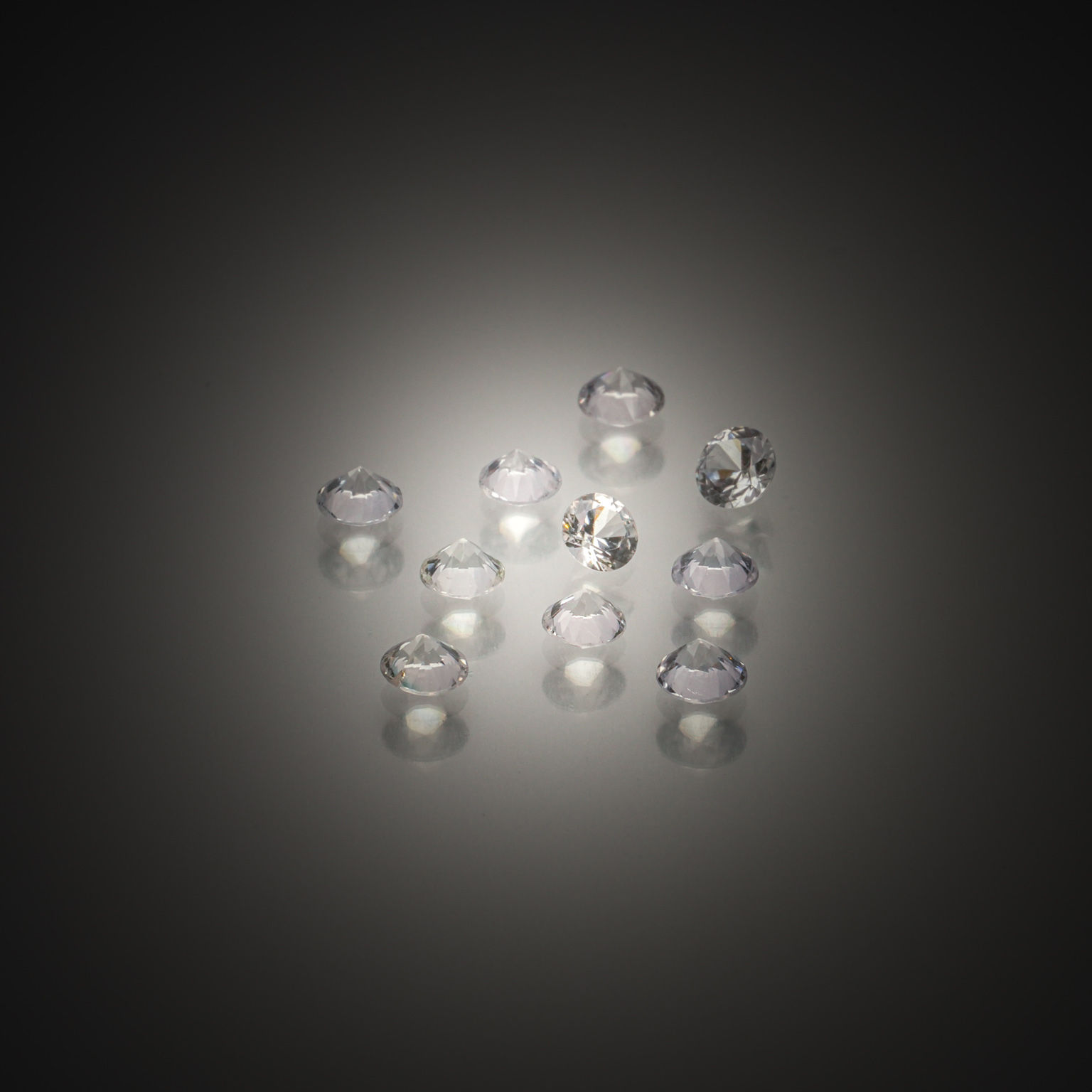 Quartz lemon ovale sur papier. - Lazuli