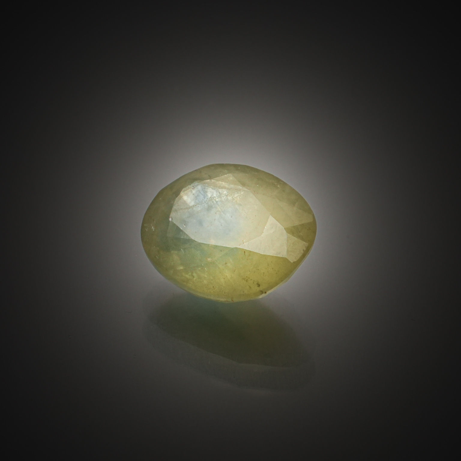 Quartz mystique rond sur papier. - Lazuli