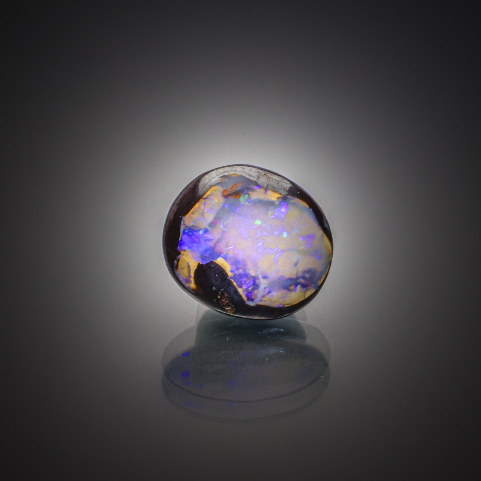Grandidierite poire sur papier. - Lazuli