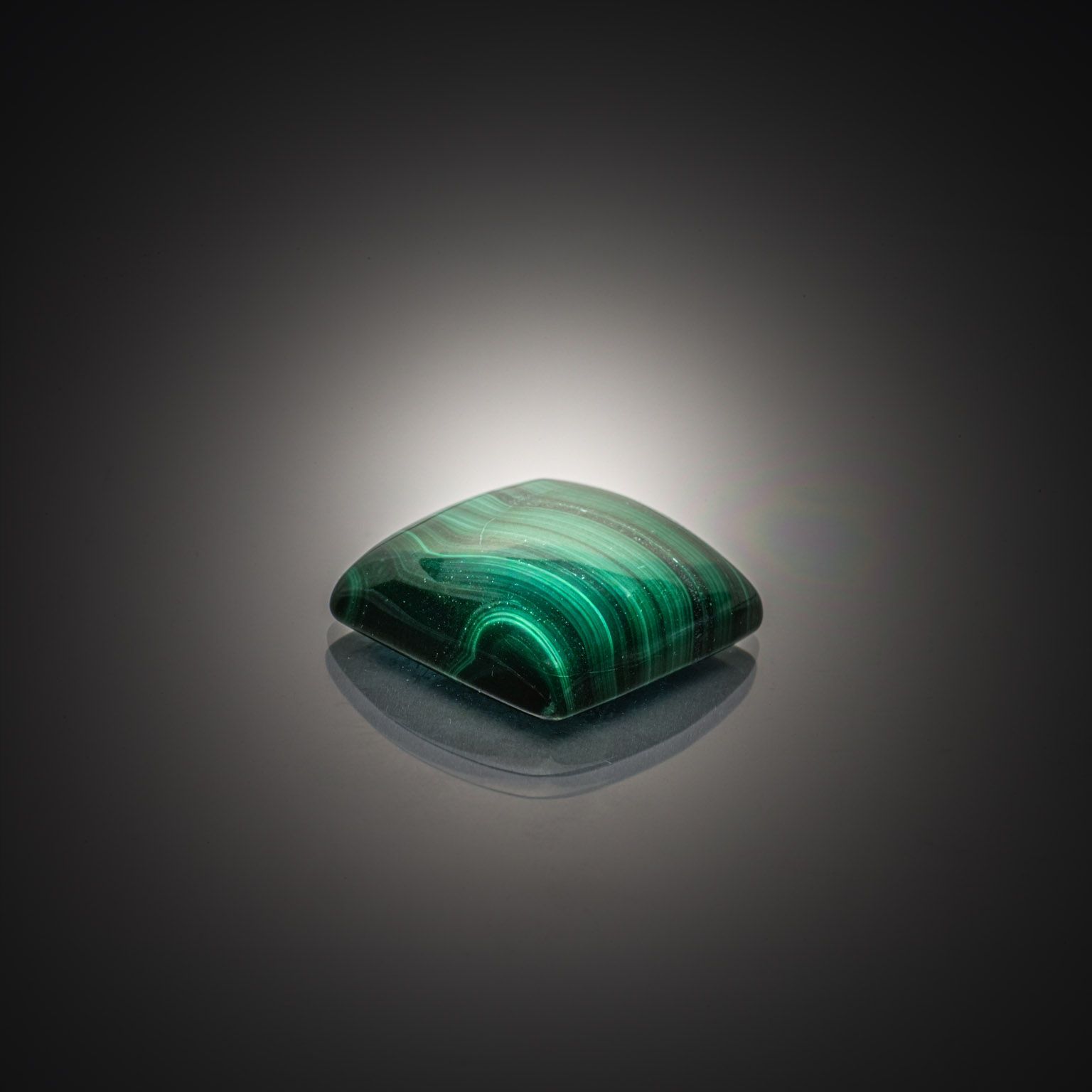 Prasiolite poire sur papier. - Lazuli
