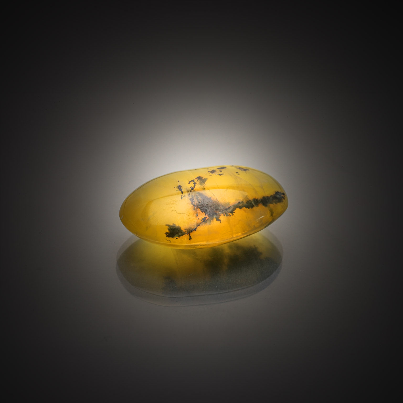Améthyste poire sur papier. - Lazuli