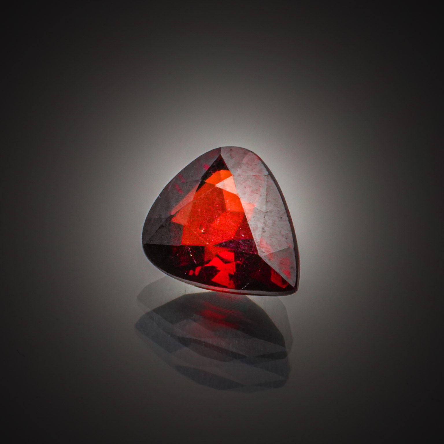 Appairage de diamants ronds sur papier. - Lazuli
