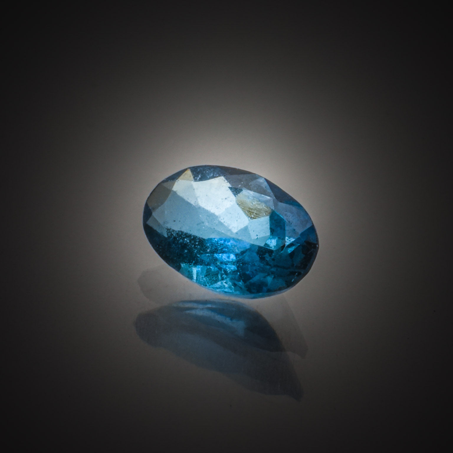 Lot de neuf diamants ronds sur papier. - Lazuli