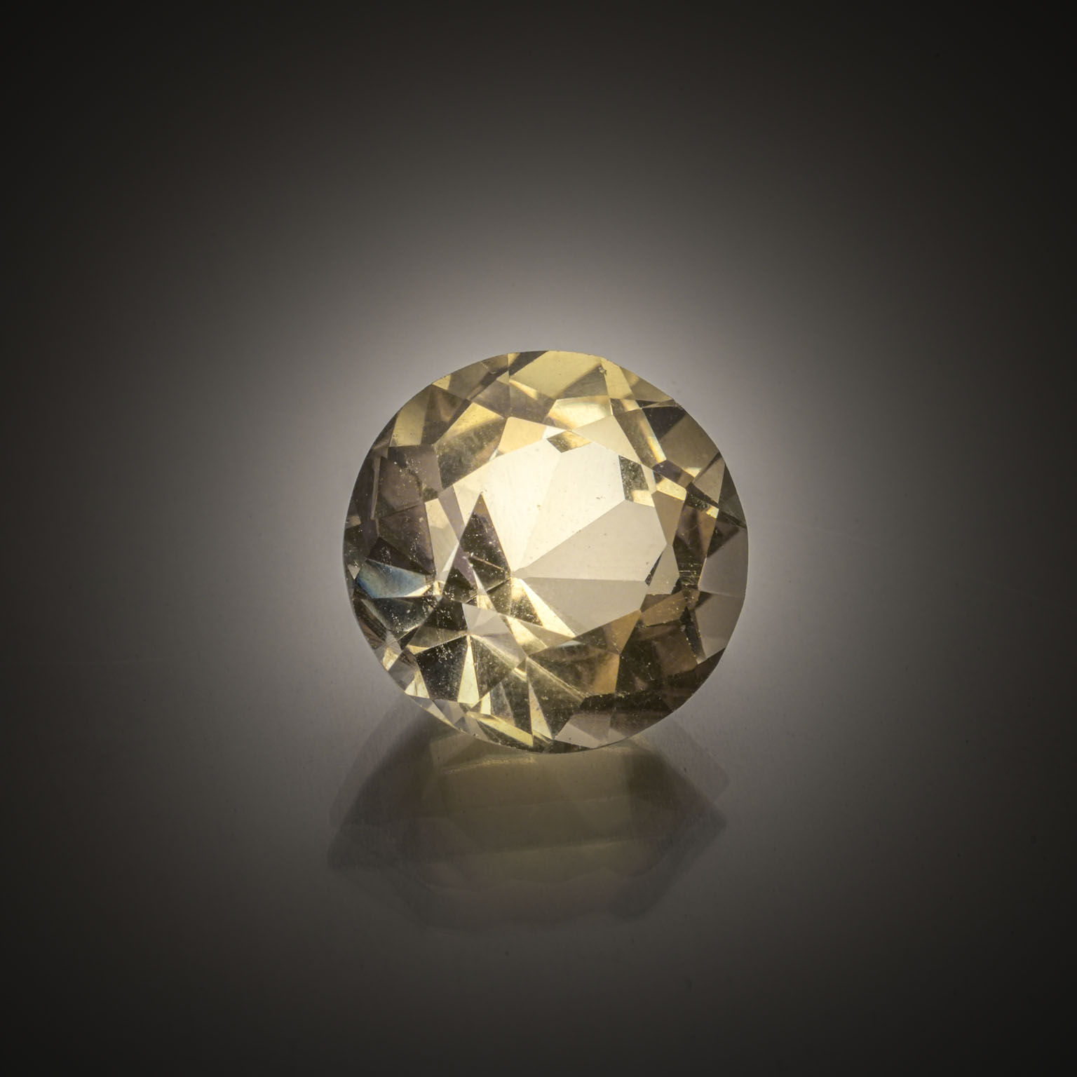 Tourmaline brute sur papier. - Lazuli