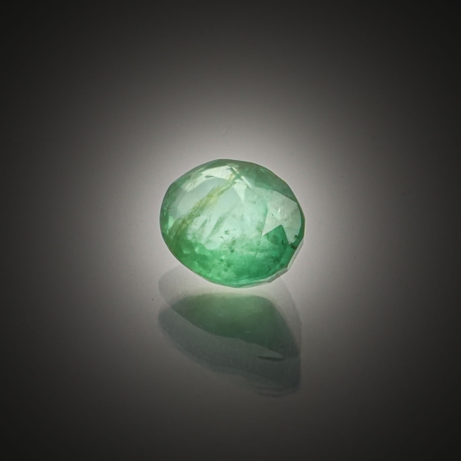 Fluorite bleue/verte brute sur papier. - Lazuli