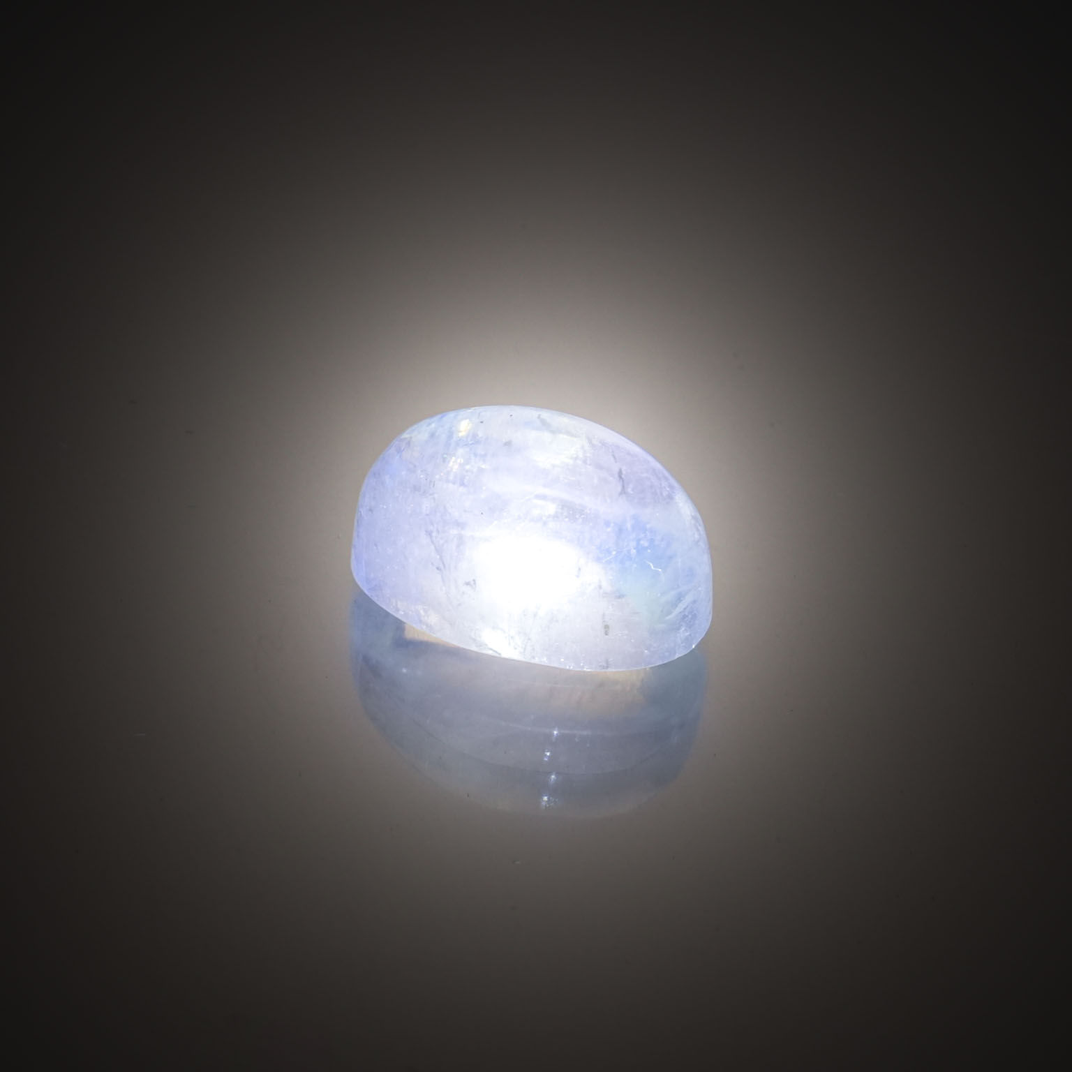 Lot de cinq saphirs marquises sur papier. - Lazuli