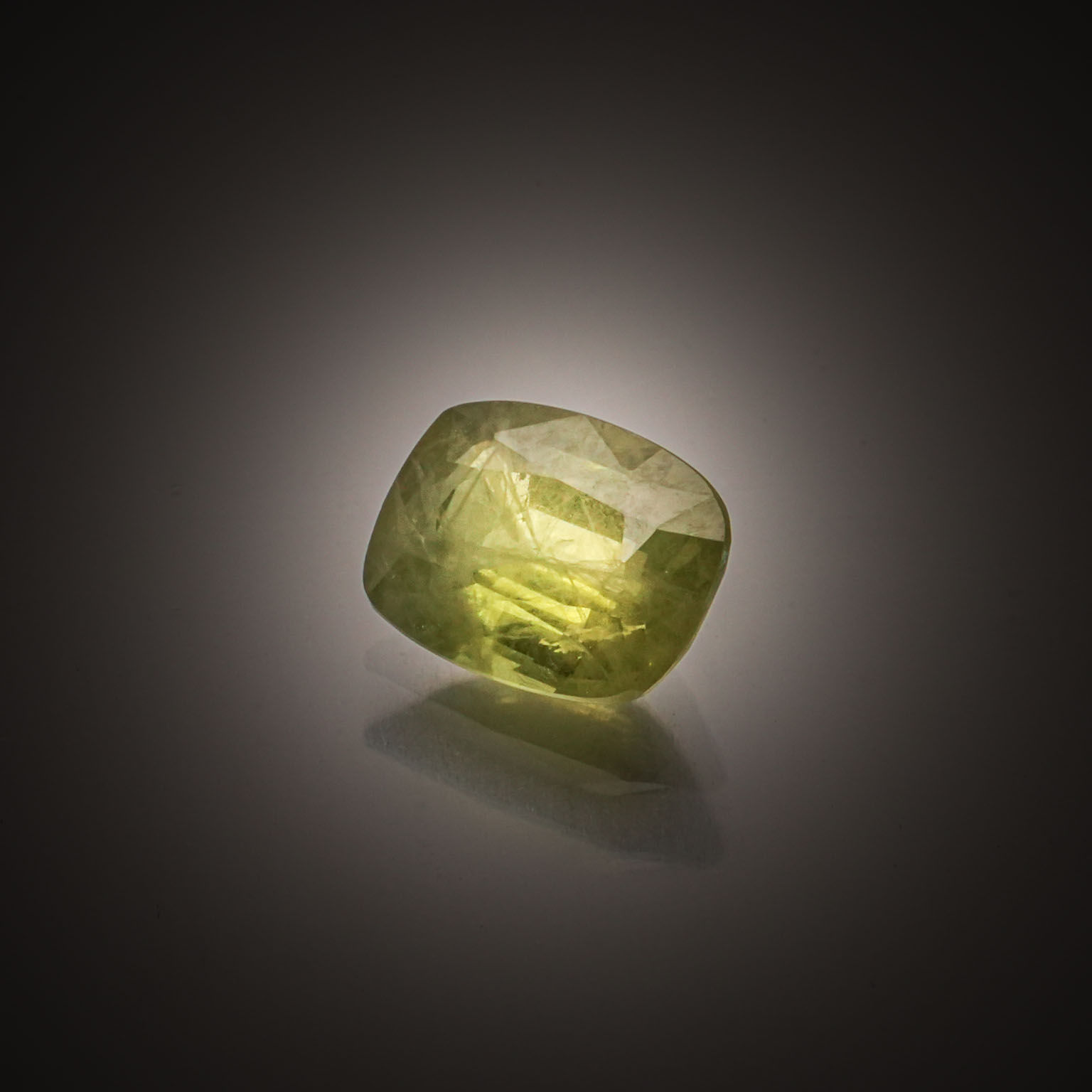 Prehnite brute sur papier. - Lazuli