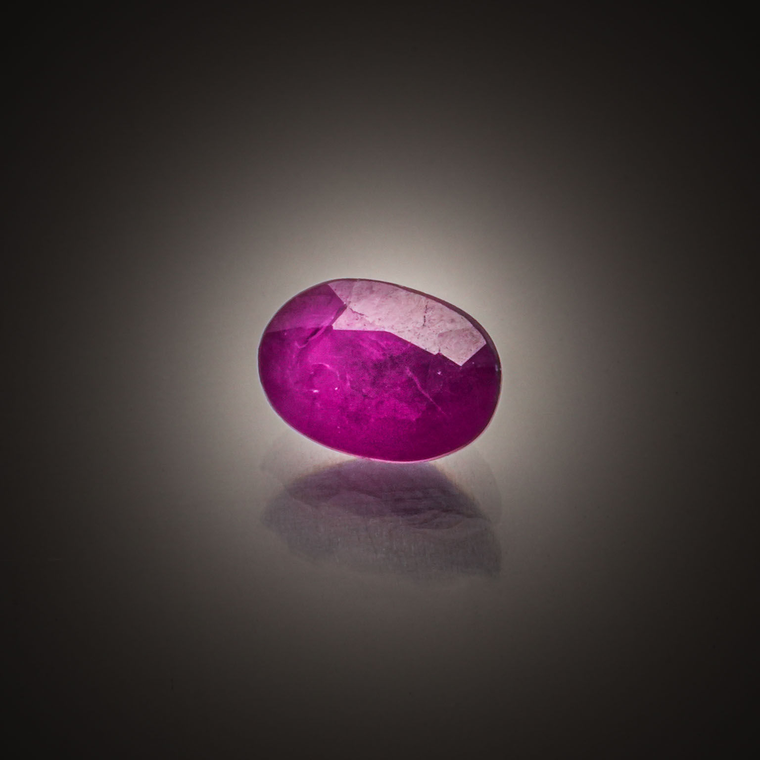 Quartz lemon ovale sur papier. - Lazuli