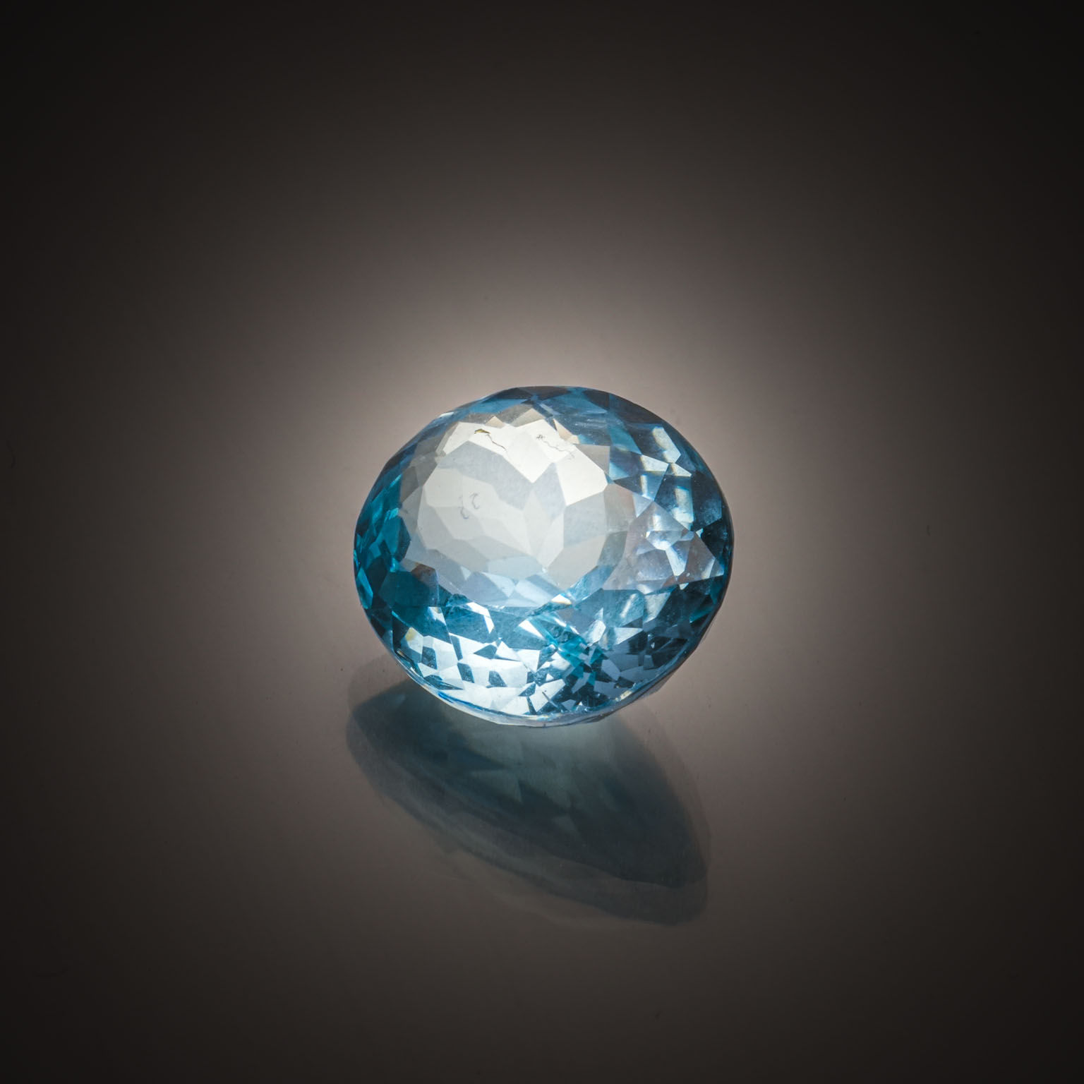 Quartz lemon ovale sur papier. - Lazuli