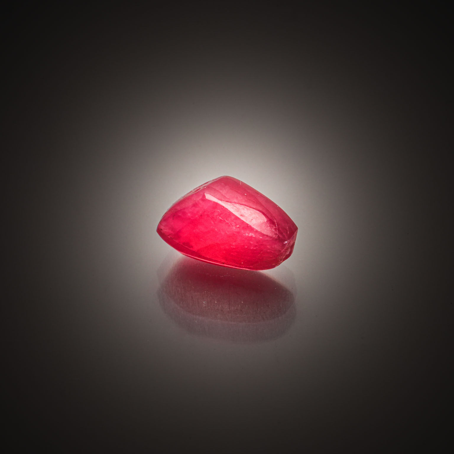 Rhodonite polie sur papier. - Lazuli