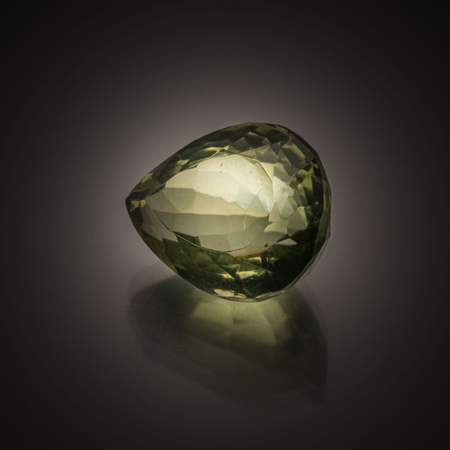 Prehnite poire sur papier. - Lazuli