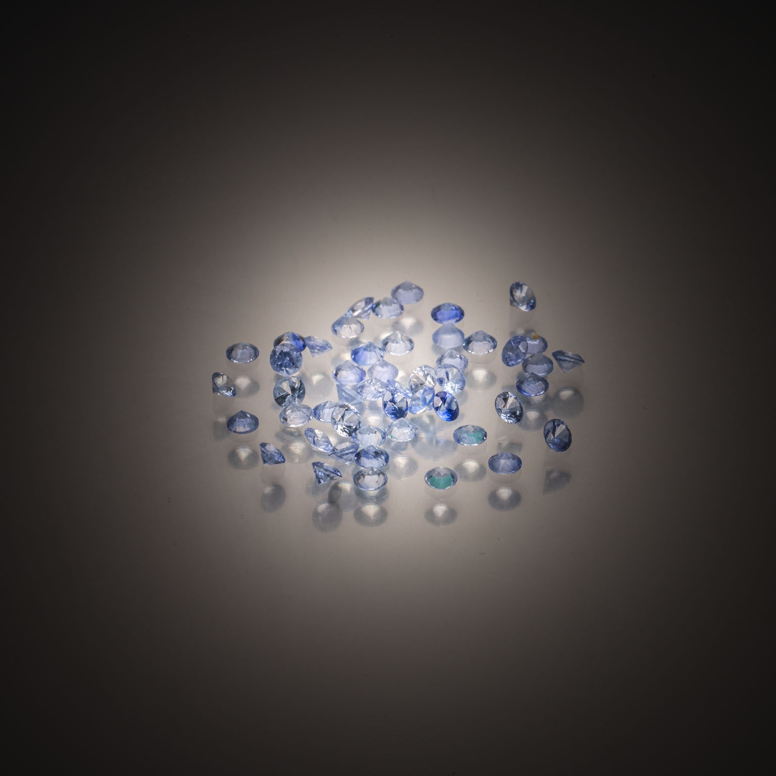 Appairage d&rsquo;améthystes ovales cabochons sur papier. - Lazuli
