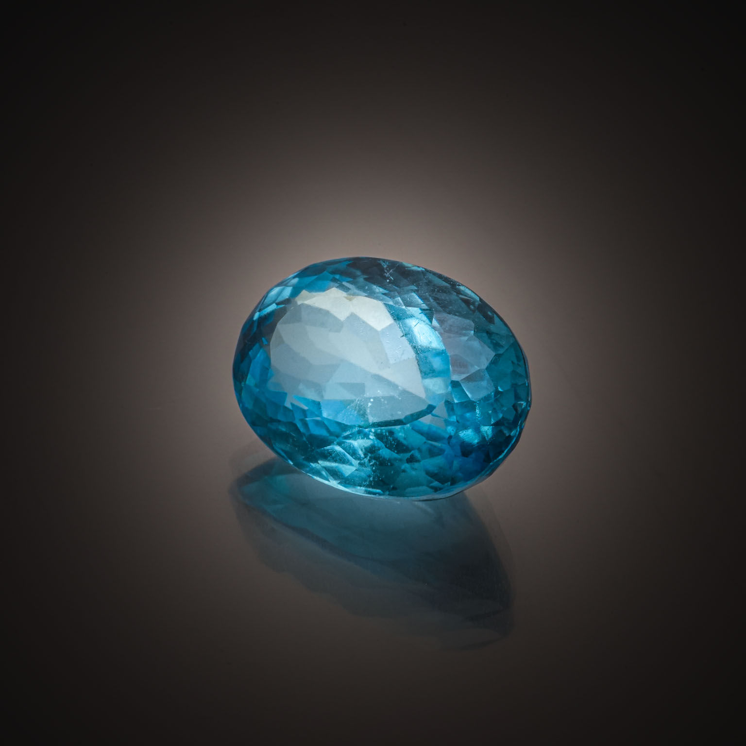 Saphir brut sur papier. - Lazuli