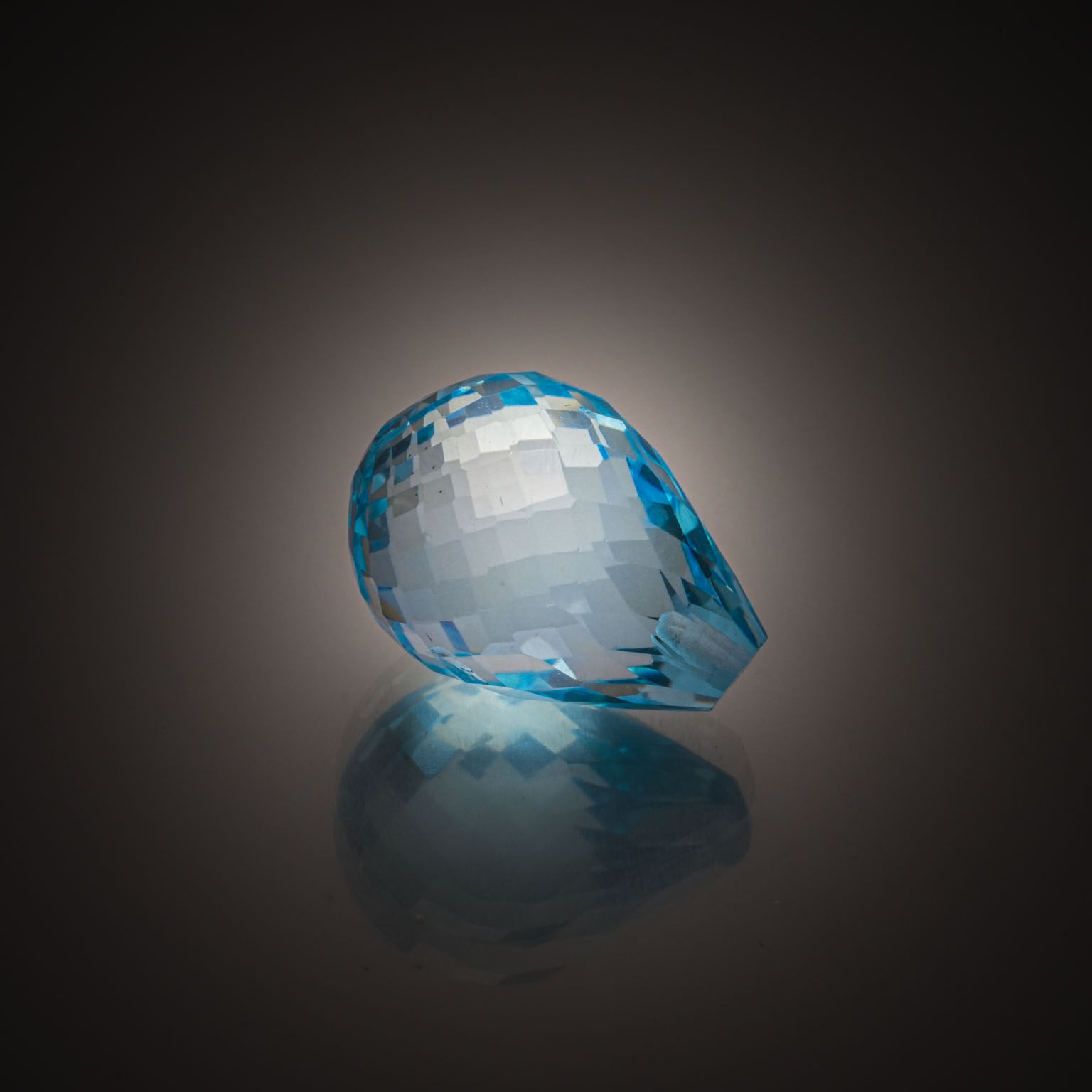 Fluorite bleue/verte (color change) poire sur papier. - Lazuli