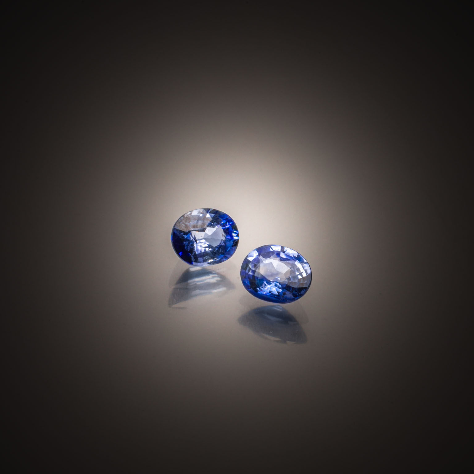 Rhodonite polie sur papier. - Lazuli