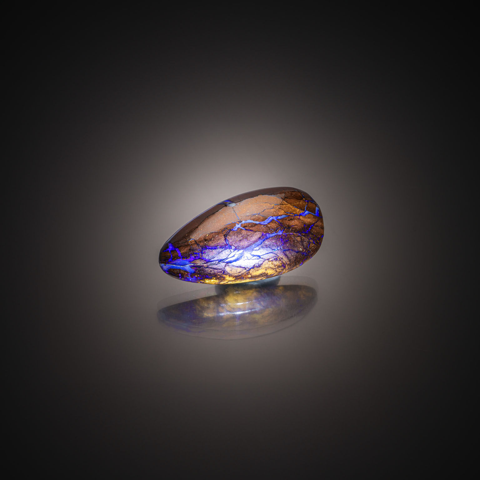 Lot de saphirs padparascha ronds sur papier. - Lazuli