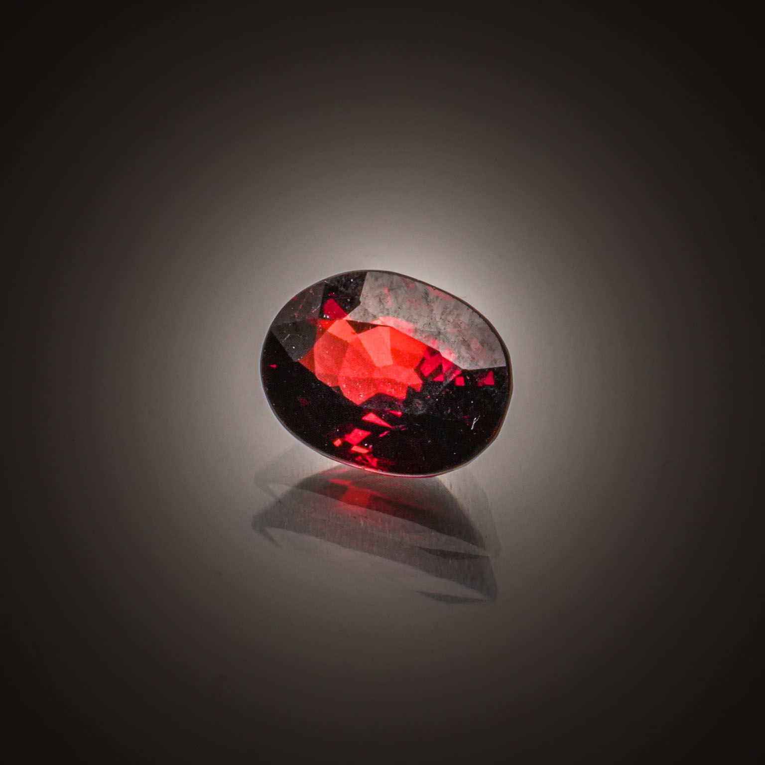 Topaze bleue coussin sur papier. - Lazuli