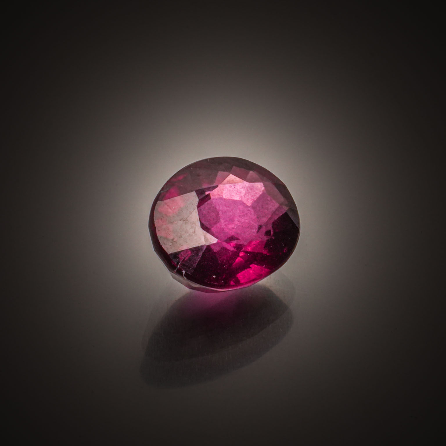 Lot de diamants caramels ronds sur papier. - Lazuli