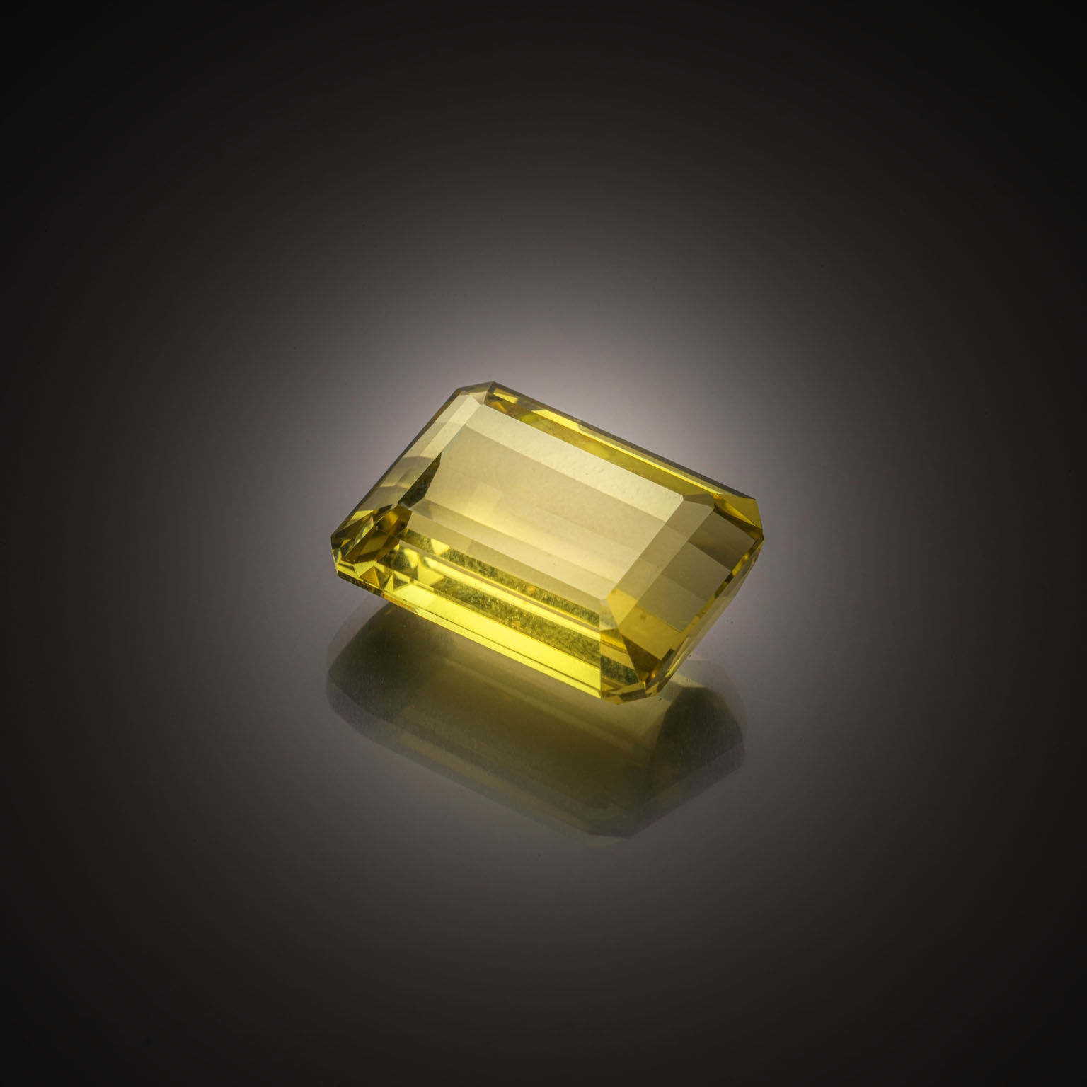 Héliolite poire cabochon sur papier. - Lazuli