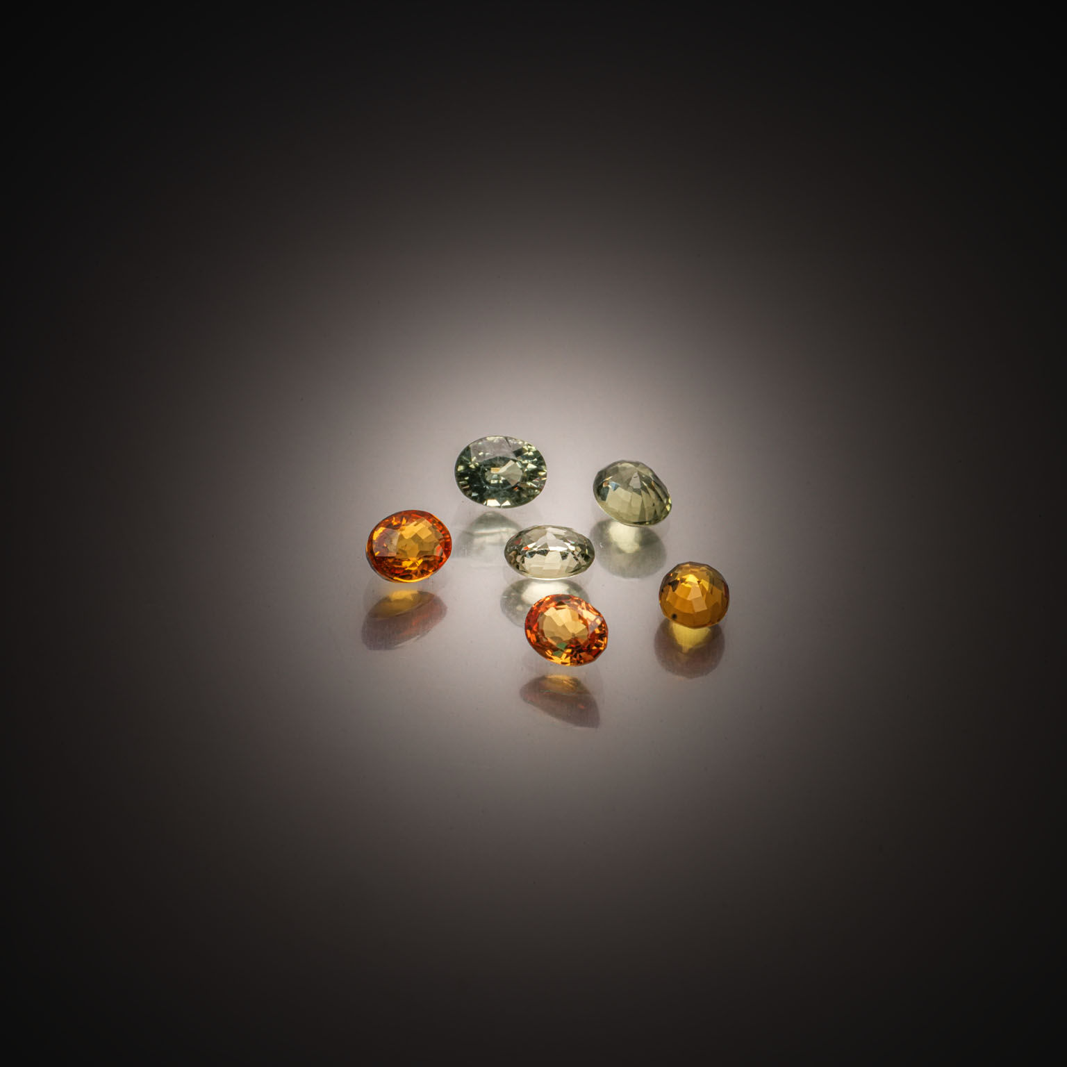 Lot de turquoises cabochons sur papier. - Lazuli