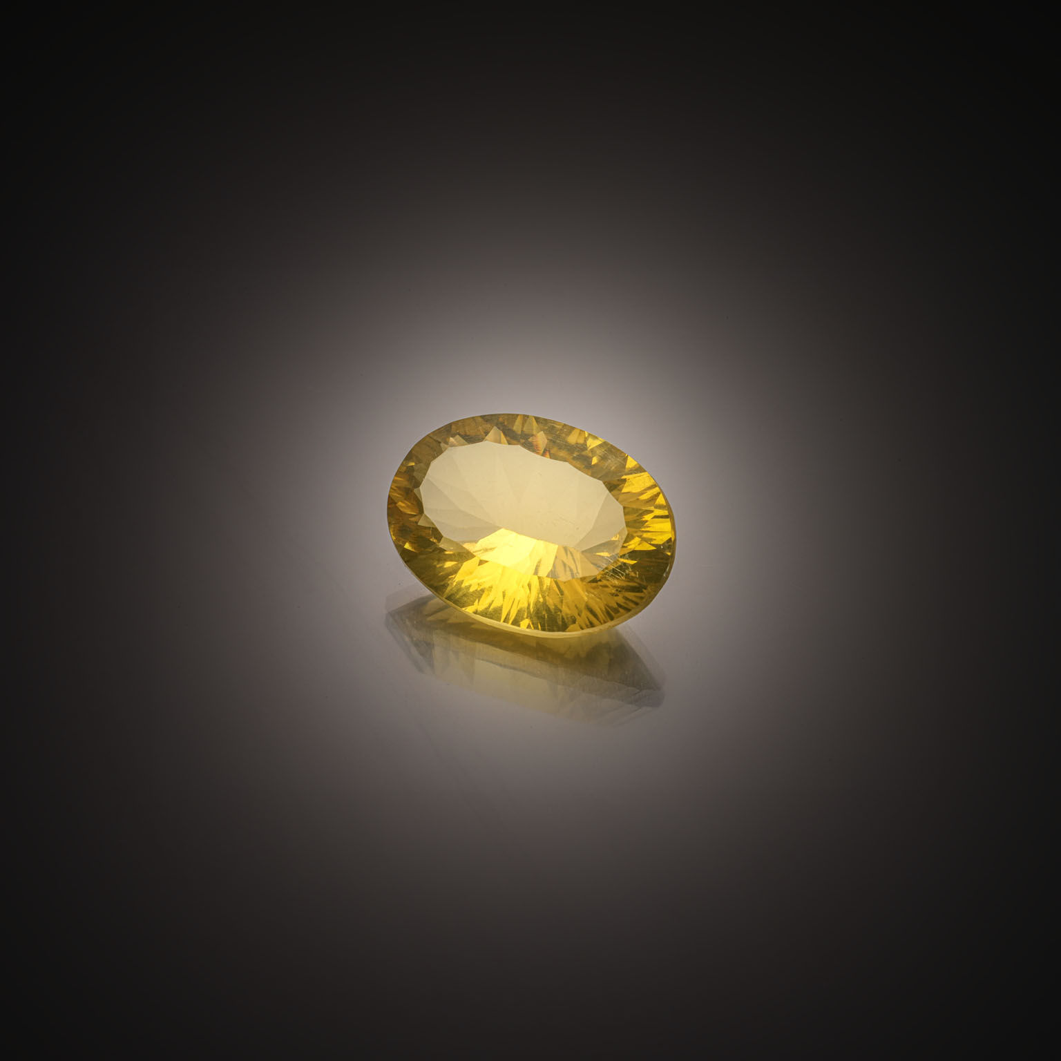 Quartz lemon ovale sur papier. - Lazuli