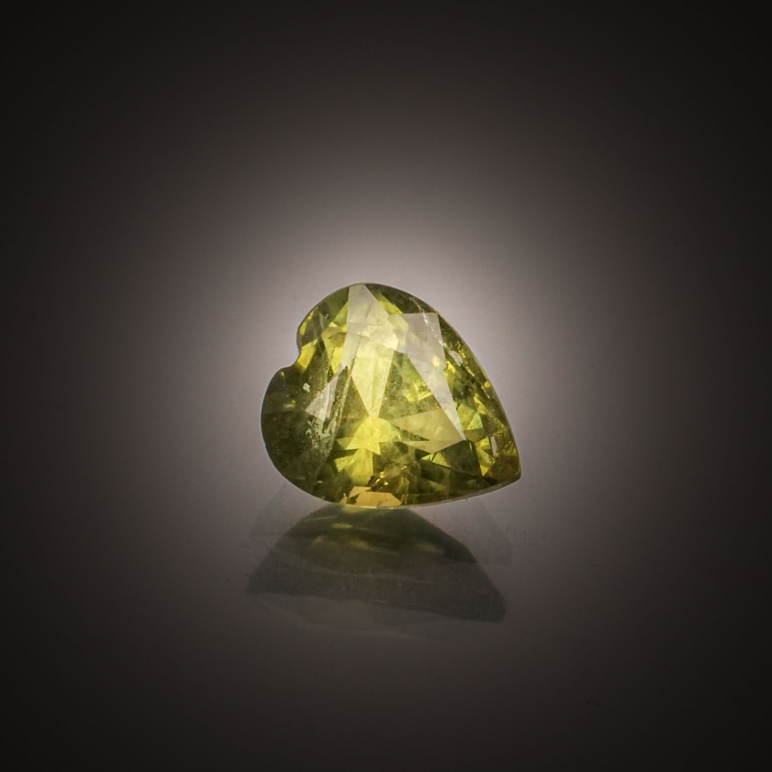 Lot d&rsquo;émeraudes sur papier. - Lazuli