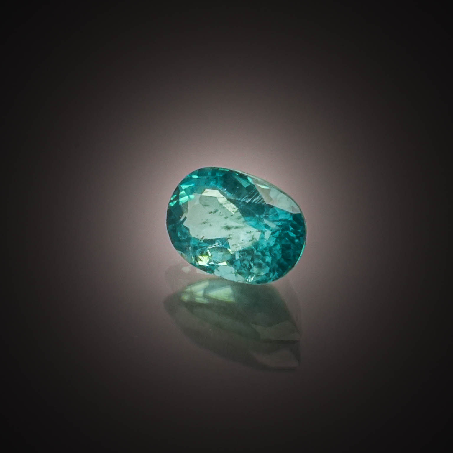 Fluorite bleue coussin sur papier. - Lazuli