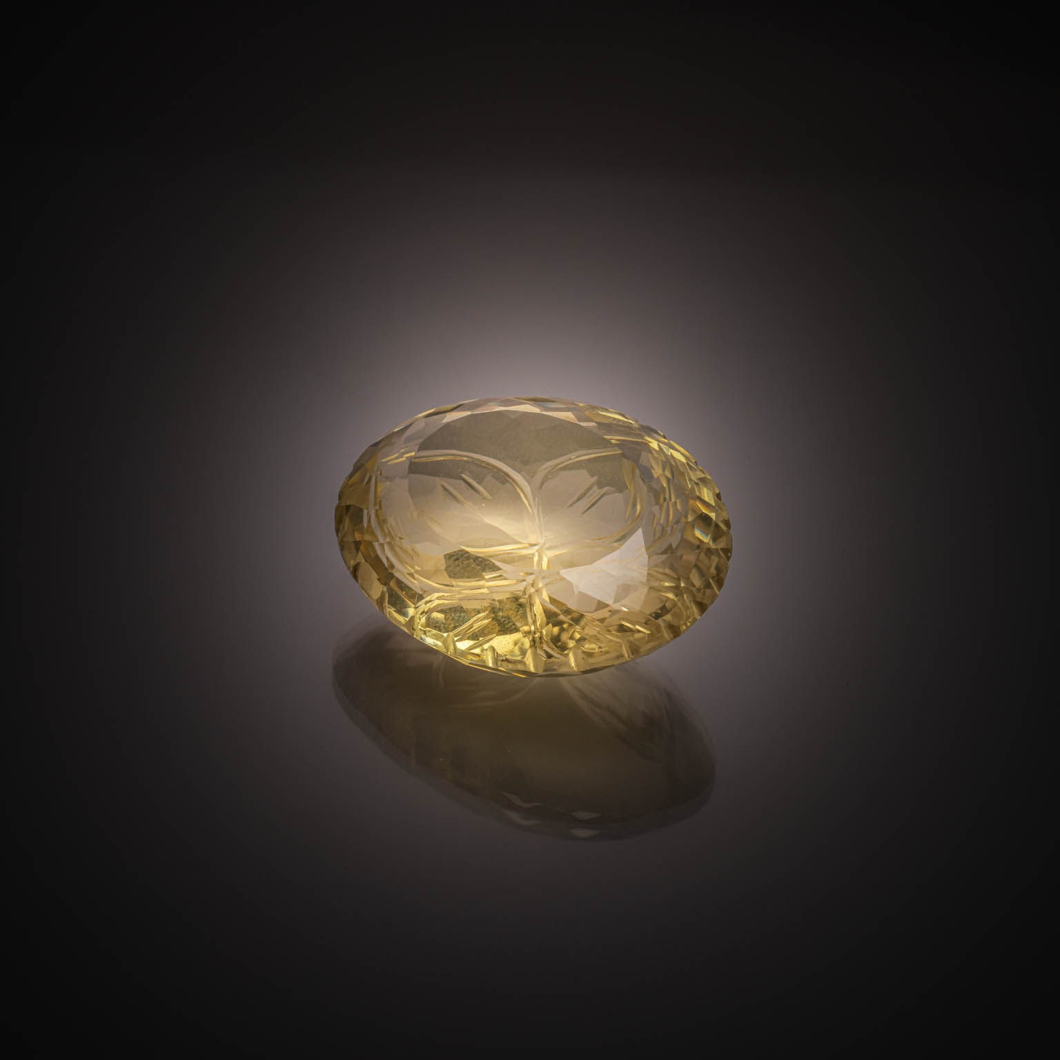 Quartz lemon ovale sur papier. - Lazuli