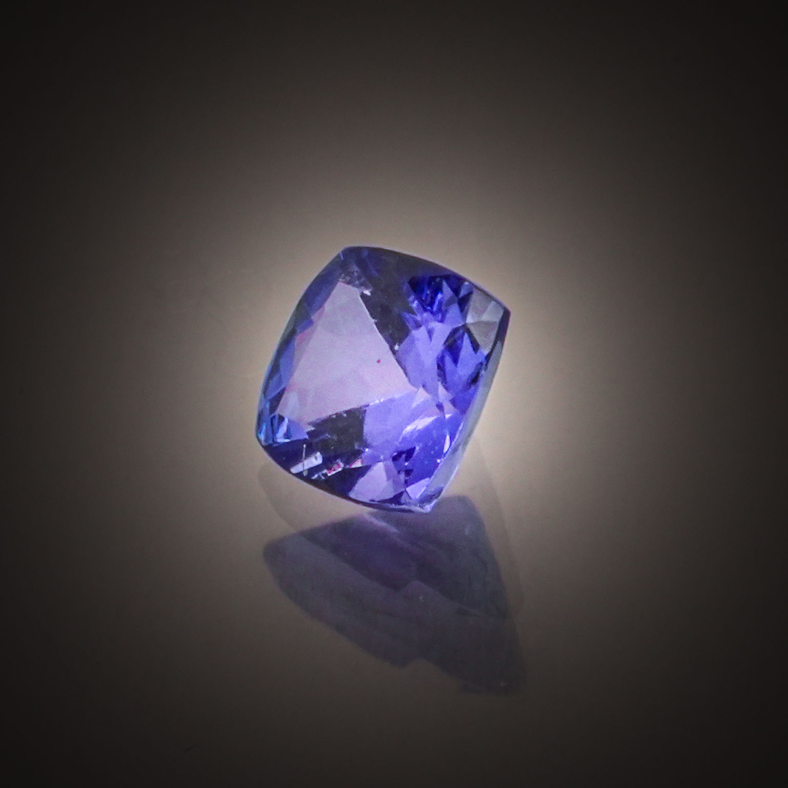 Lot de six saphirs cœurs sur papier. - Lazuli
