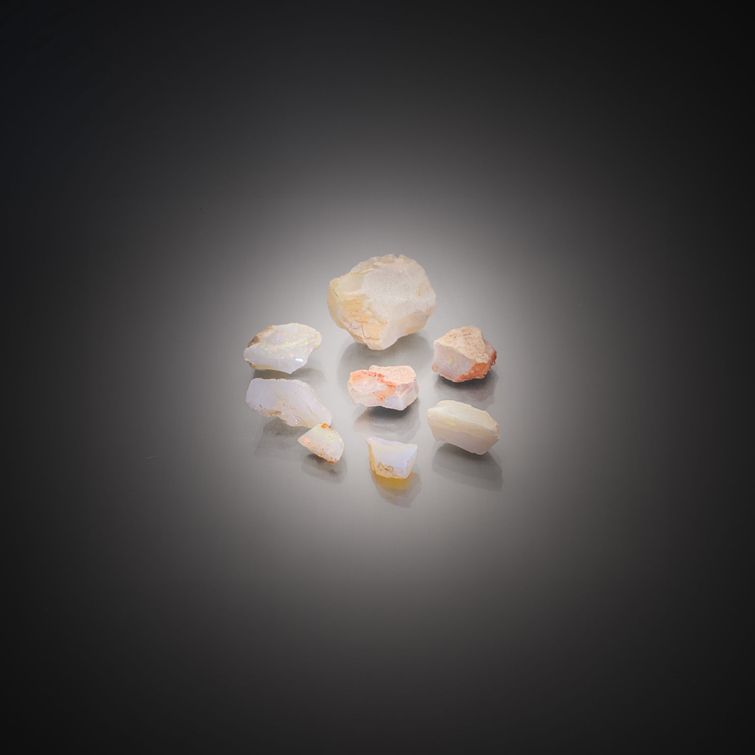 Lot de perles de culture perçées sur papier. - Lazuli