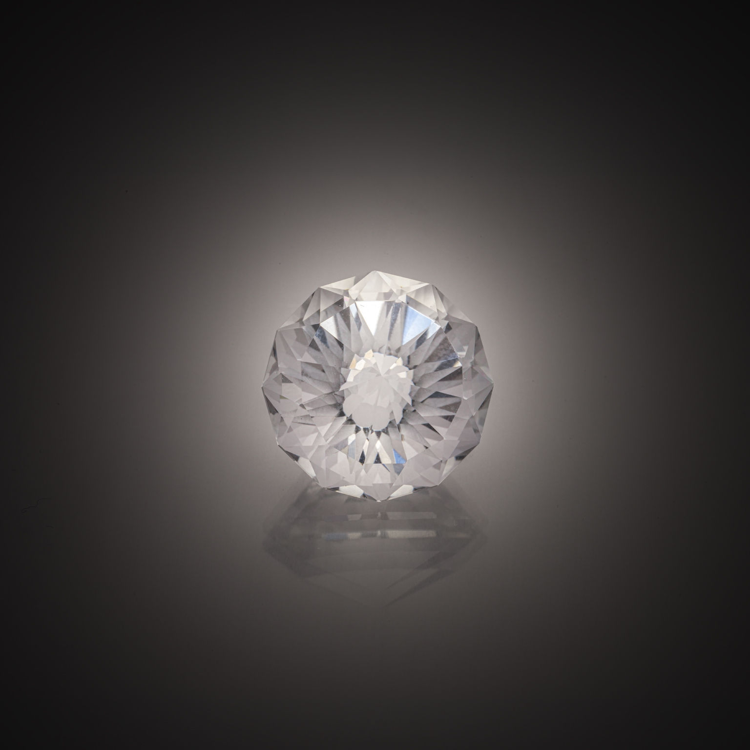 Citrine poire sur papier. - Lazuli