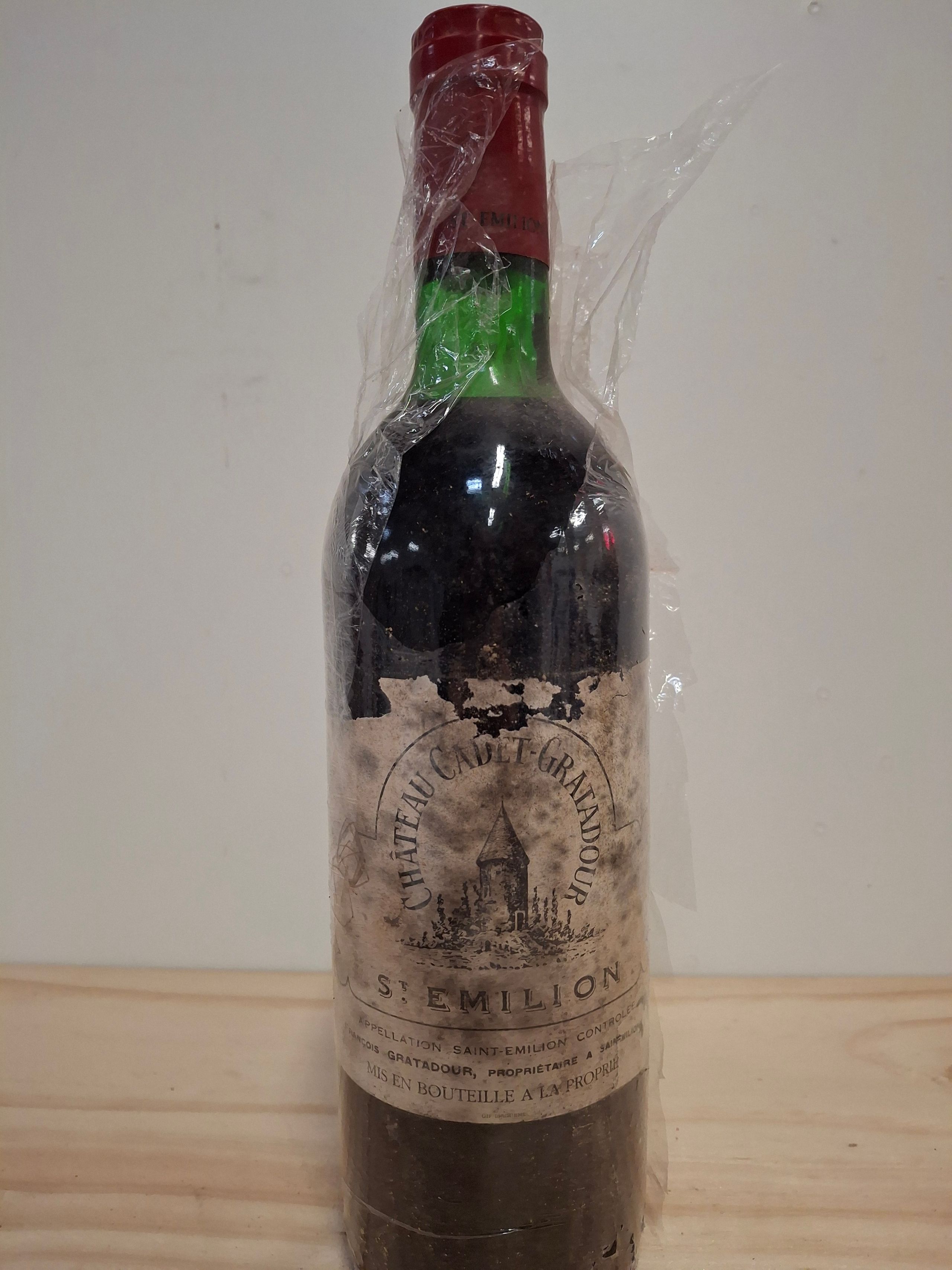 Lot comprenant 1 rhum arrangé utc 4 à la banane flambée, de la Réunion 50 cl vol 40 % - Lazuli