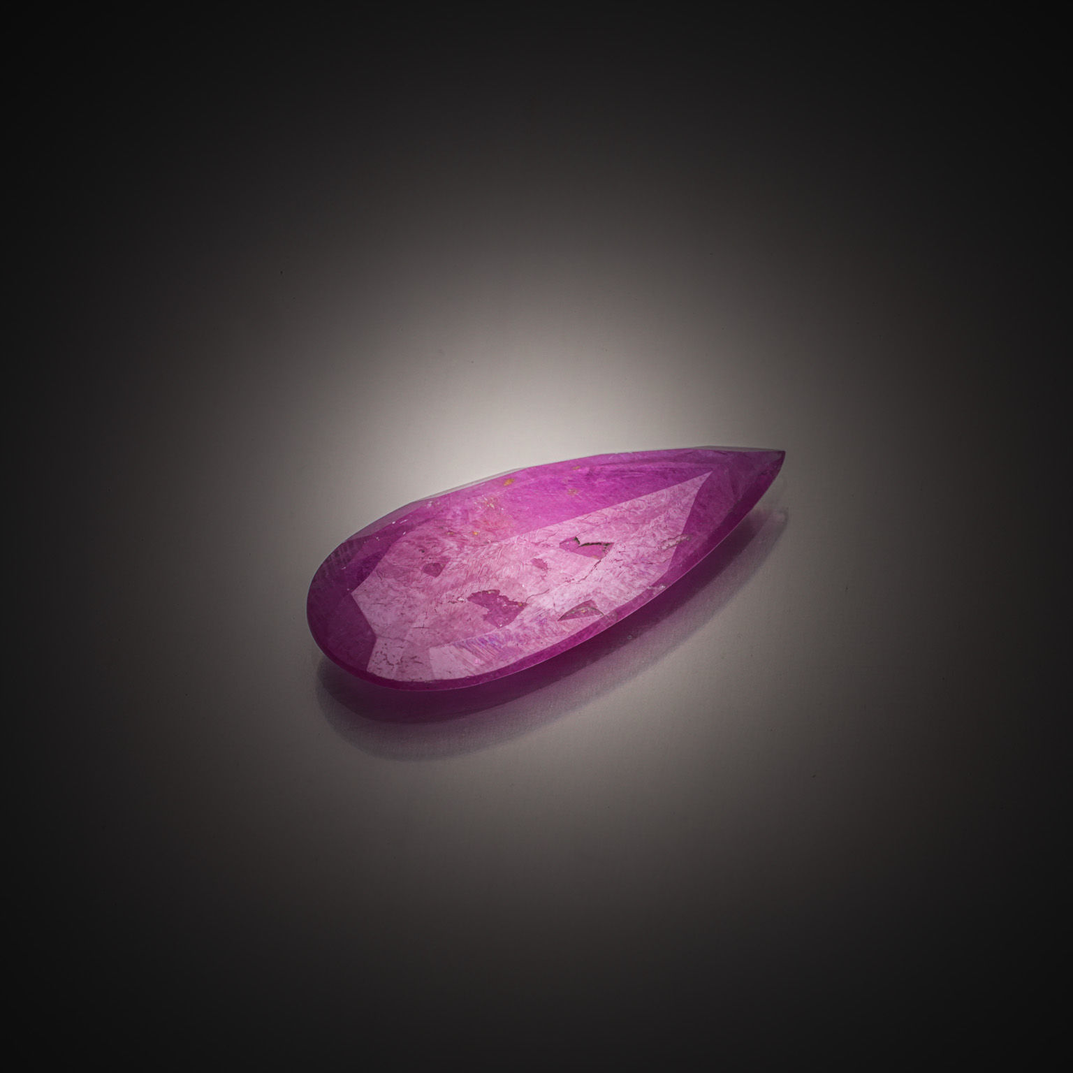 Lot de six citrines marquises sur papier. - Lazuli