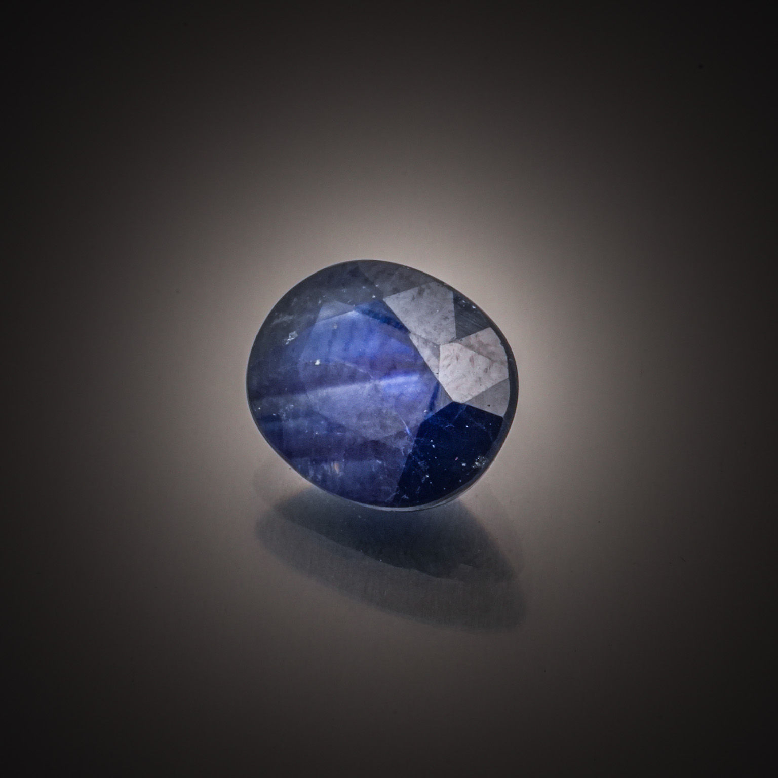 Grenat spessartite trillion sur papier. - Lazuli