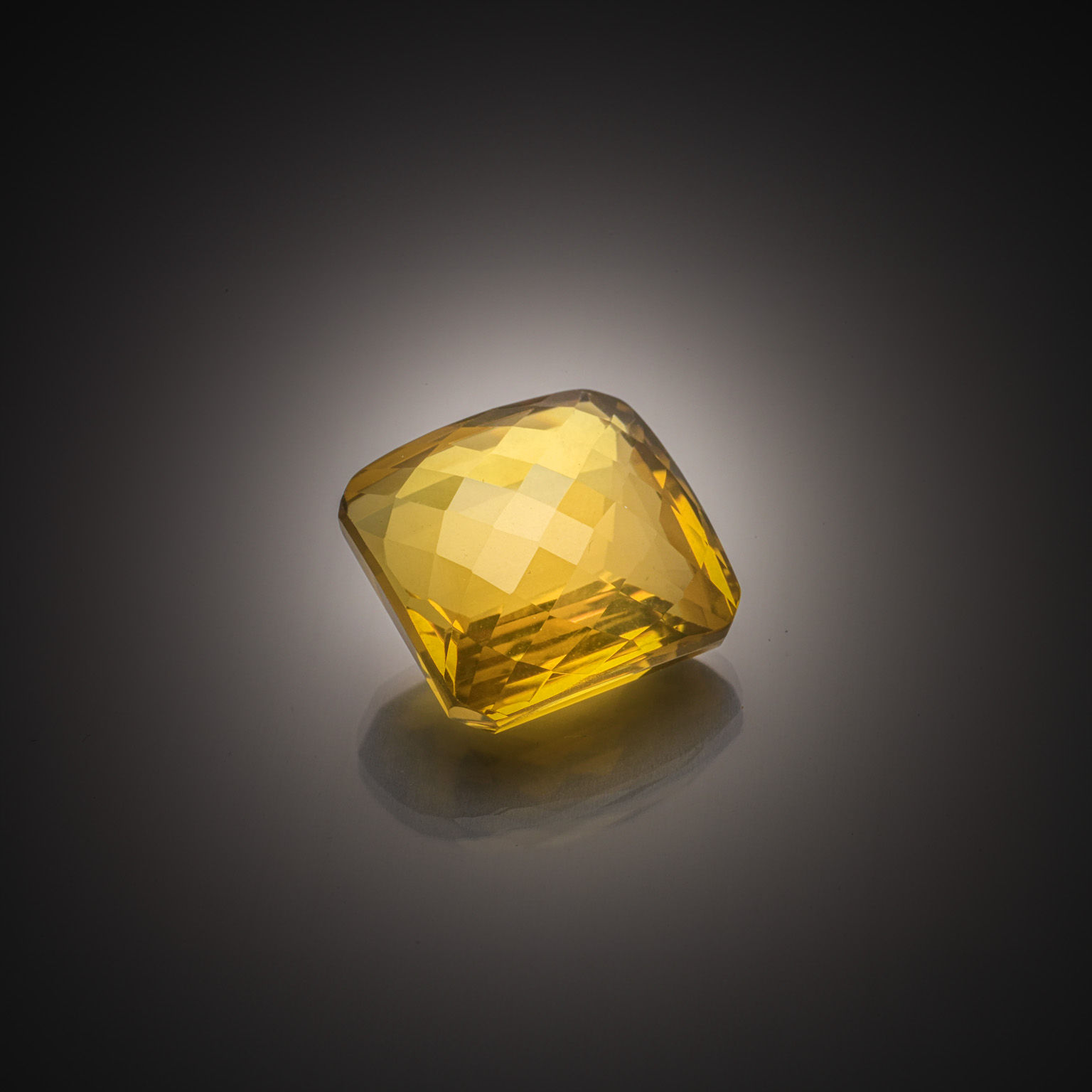 Citrine octogonale sur papier. - Lazuli