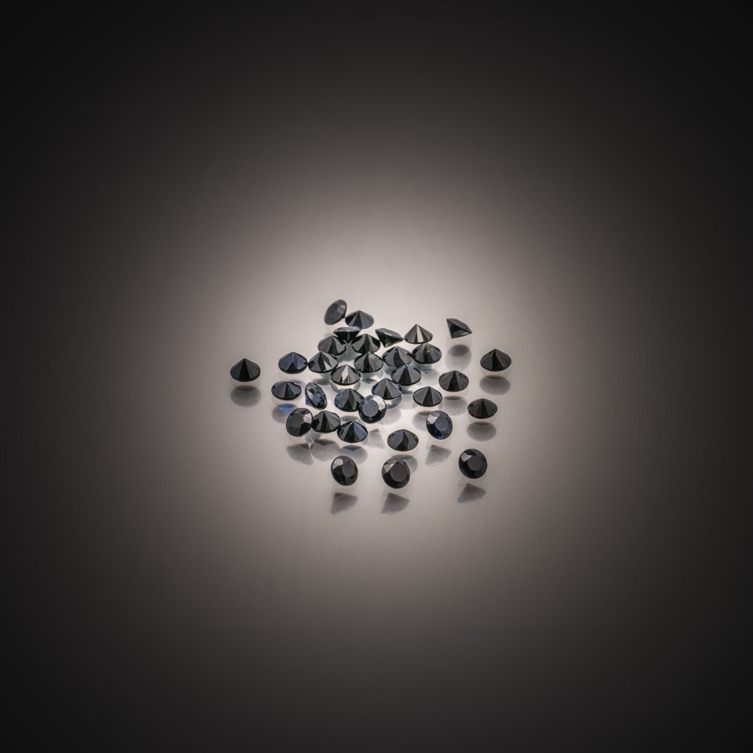 Lot de deux diamants tailles ancienne sur papier. - Lazuli