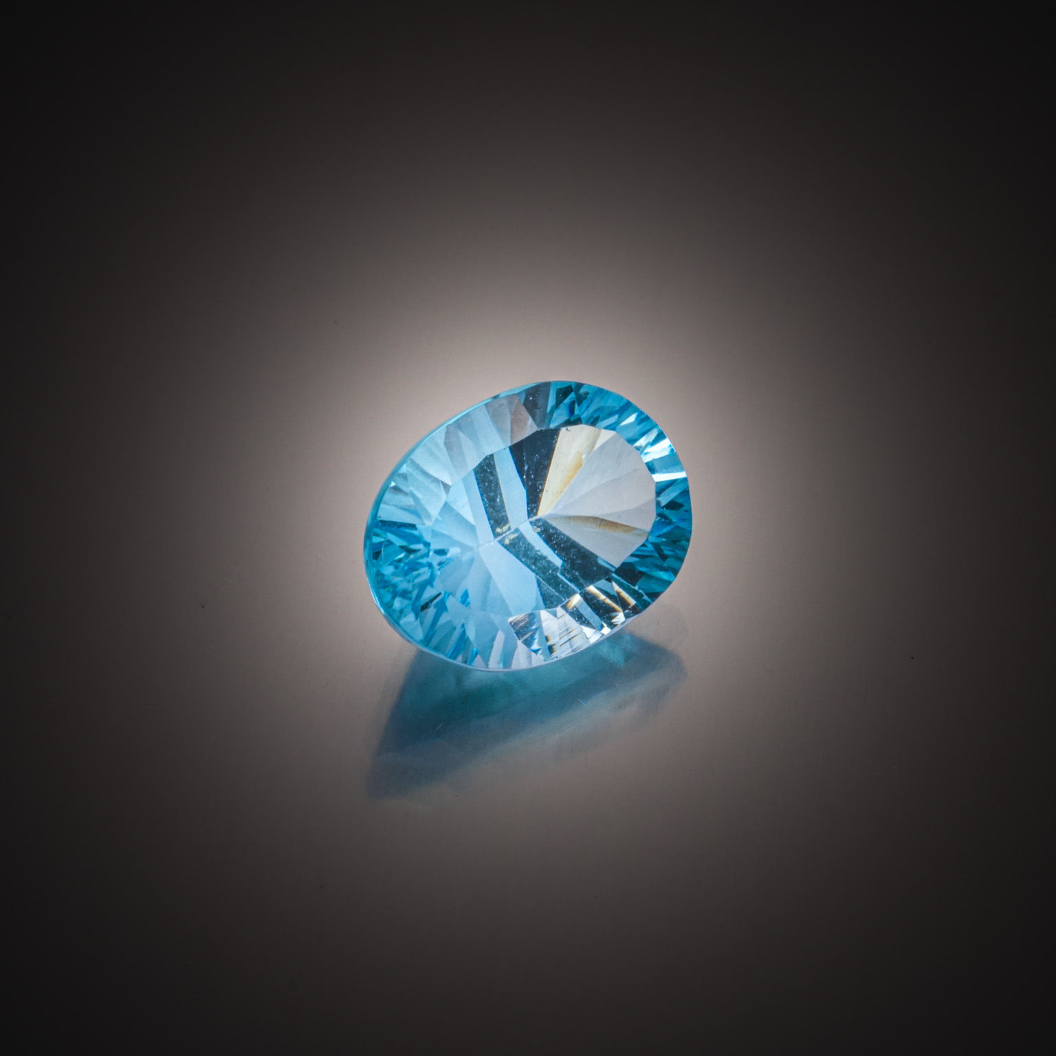 Topaze impériale cœur sur papier. - Lazuli