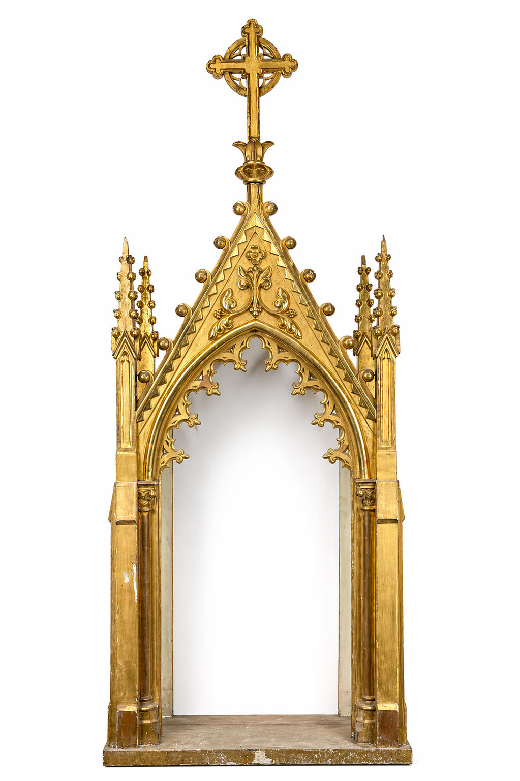 Niche d&rsquo;autel en bois doré porté par quatre colonnes surmonté d&rsquo;une croix - Lazuli