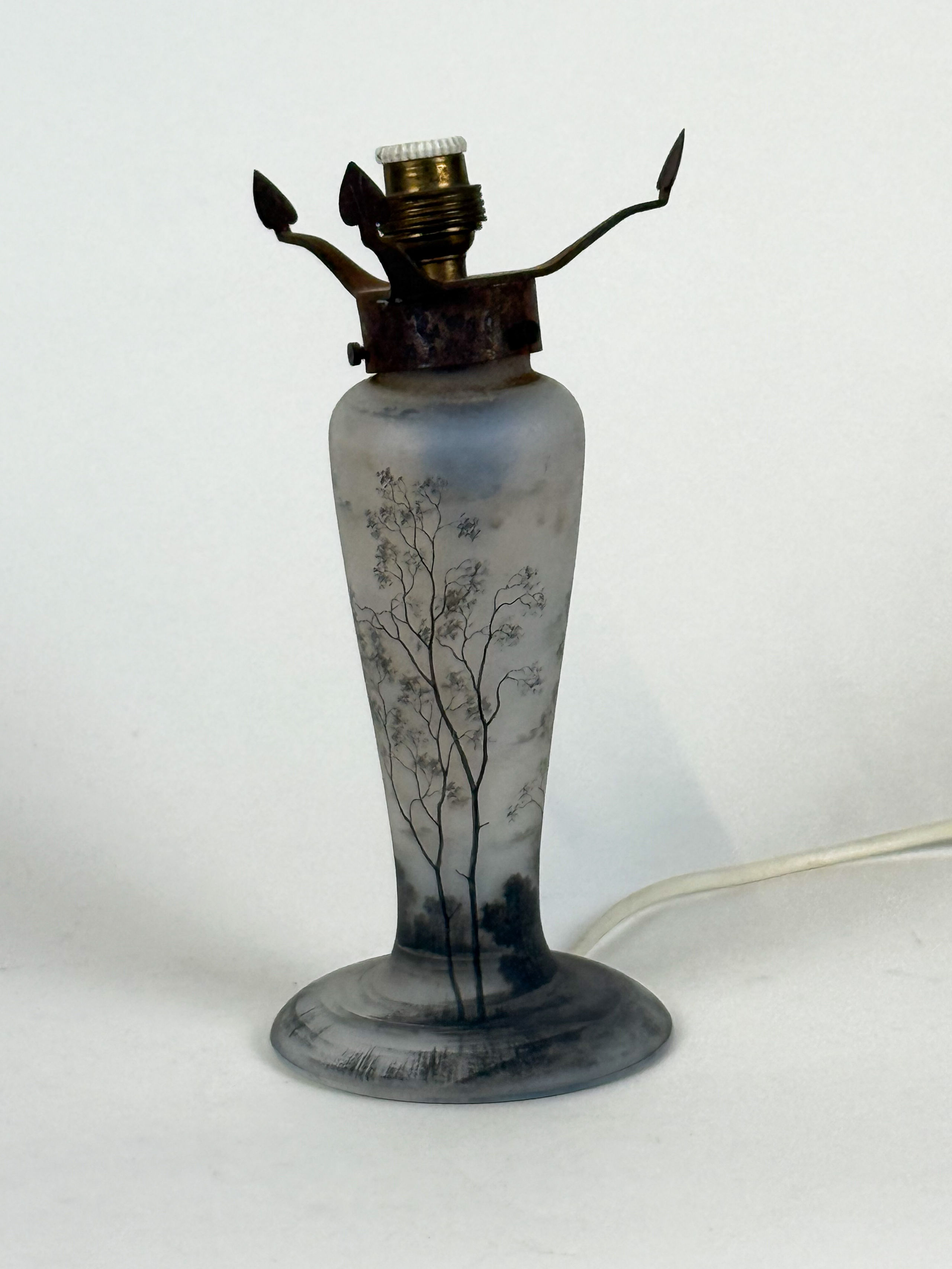 Lampe en métal et bronze doré à trois feux de lumières - Lazuli