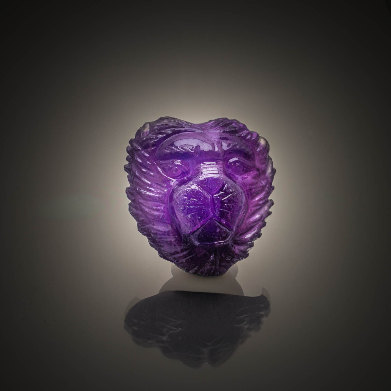 Améthyste stylisant une tête de lion sur papier. - Lazuli