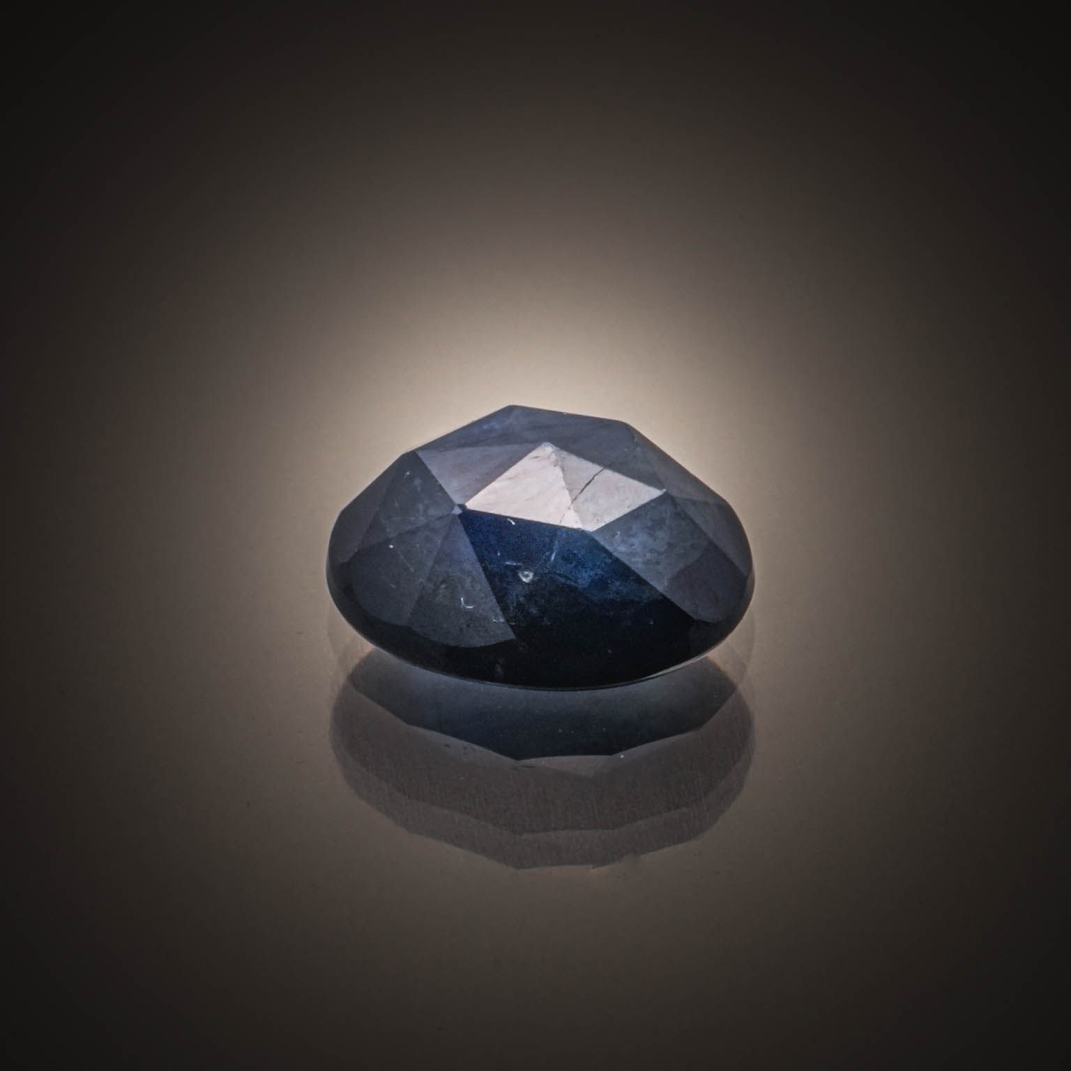 Citrine ovale sur papier. - Lazuli