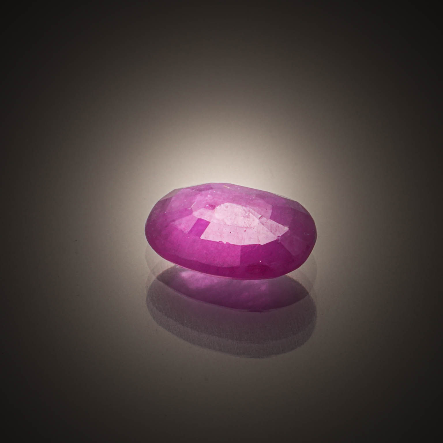 Grenat rhodolite violet/rose coeur sur papier. - Lazuli