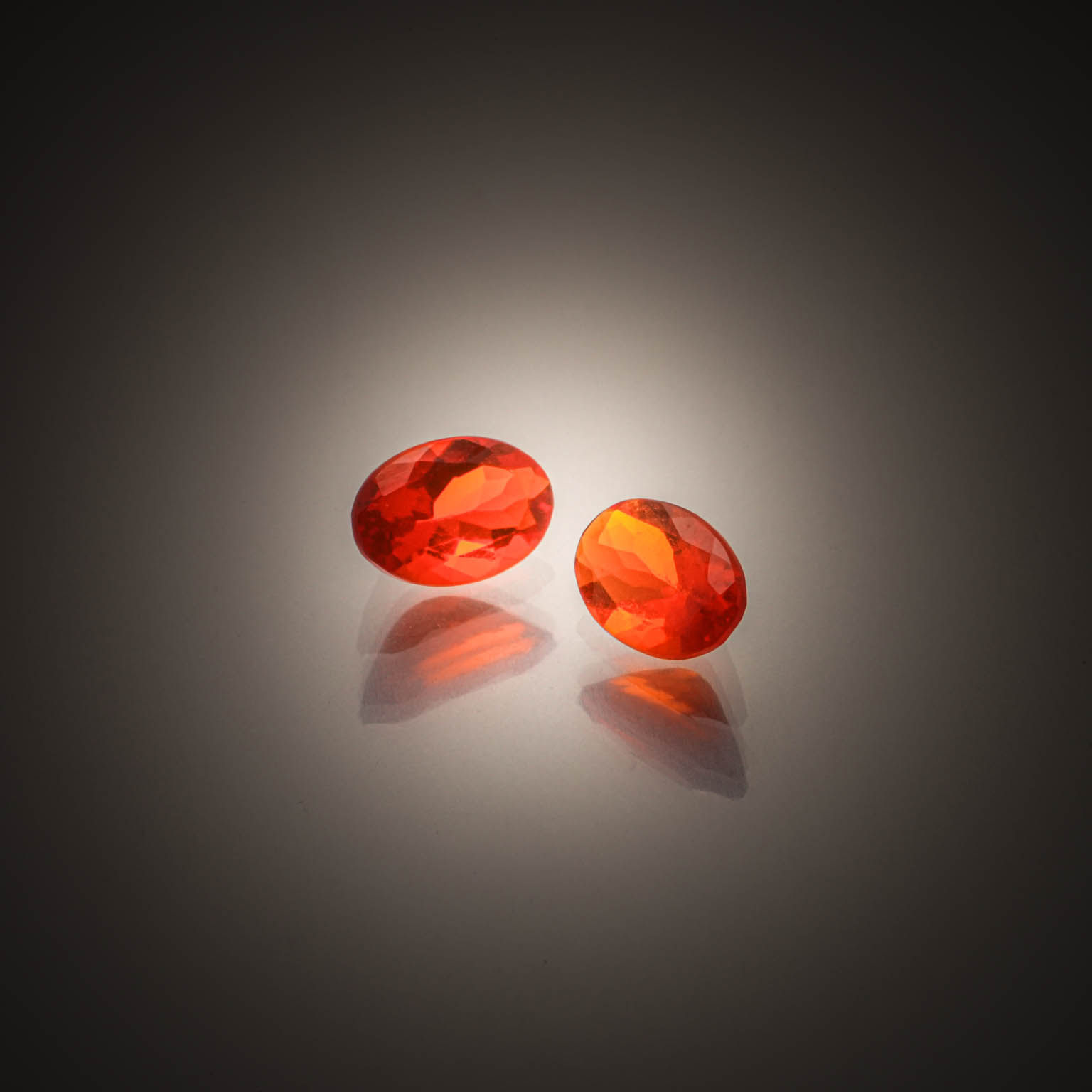 Lot de quinze rubis ronds sur papier. - Lazuli